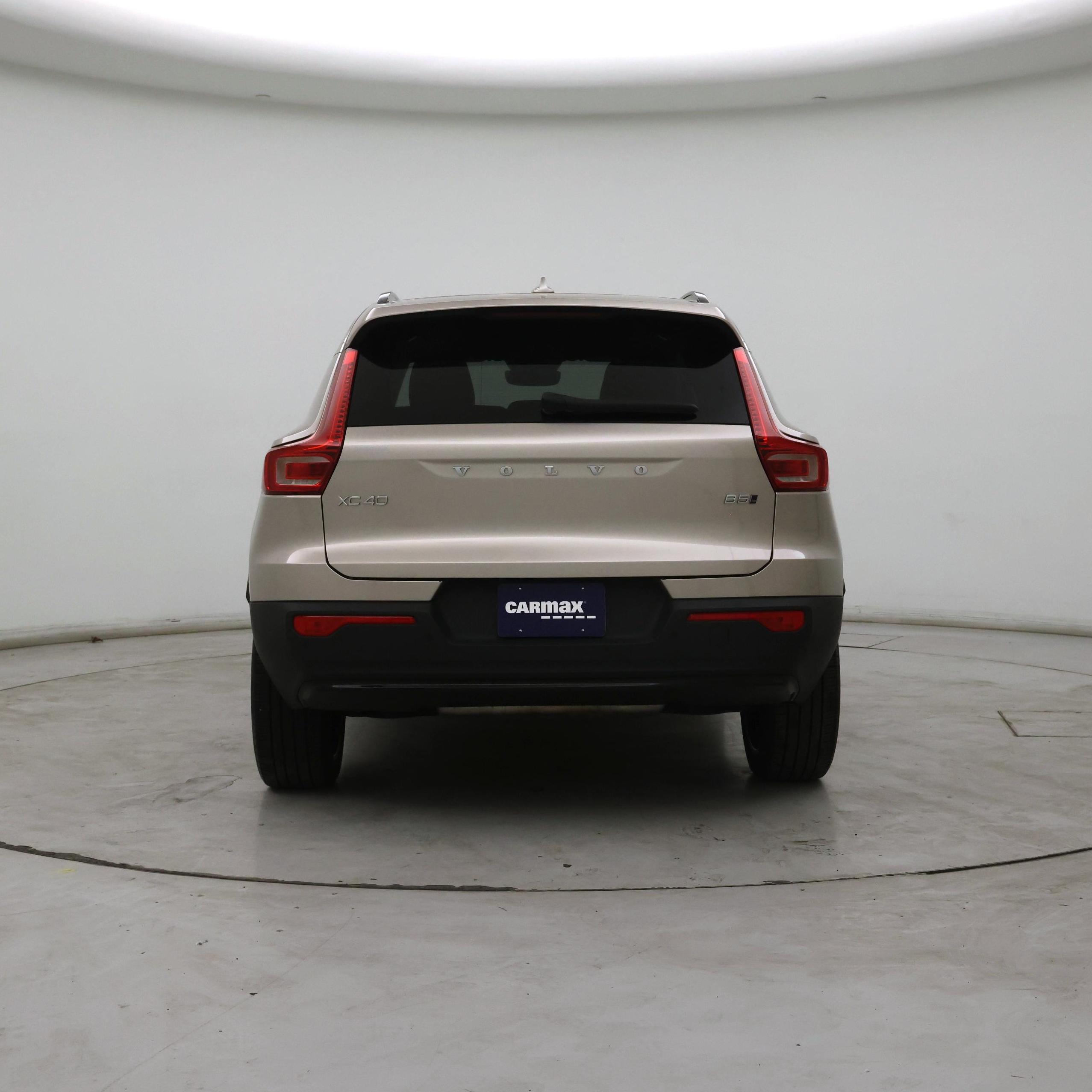 Thumbnail: 2023 Volvo XC40 - 6