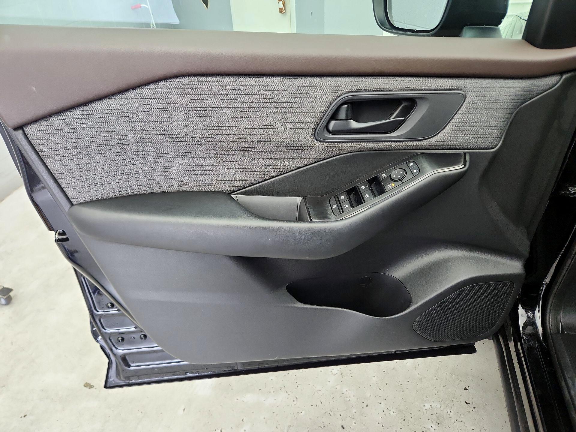 Thumbnail: 2023 Nissan Rogue - 12