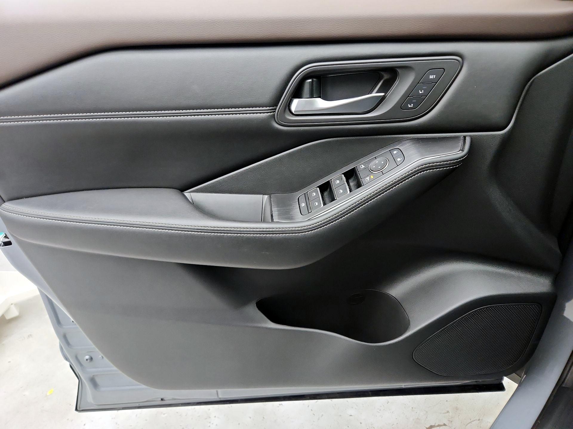 Thumbnail: 2023 Nissan Rogue - 12