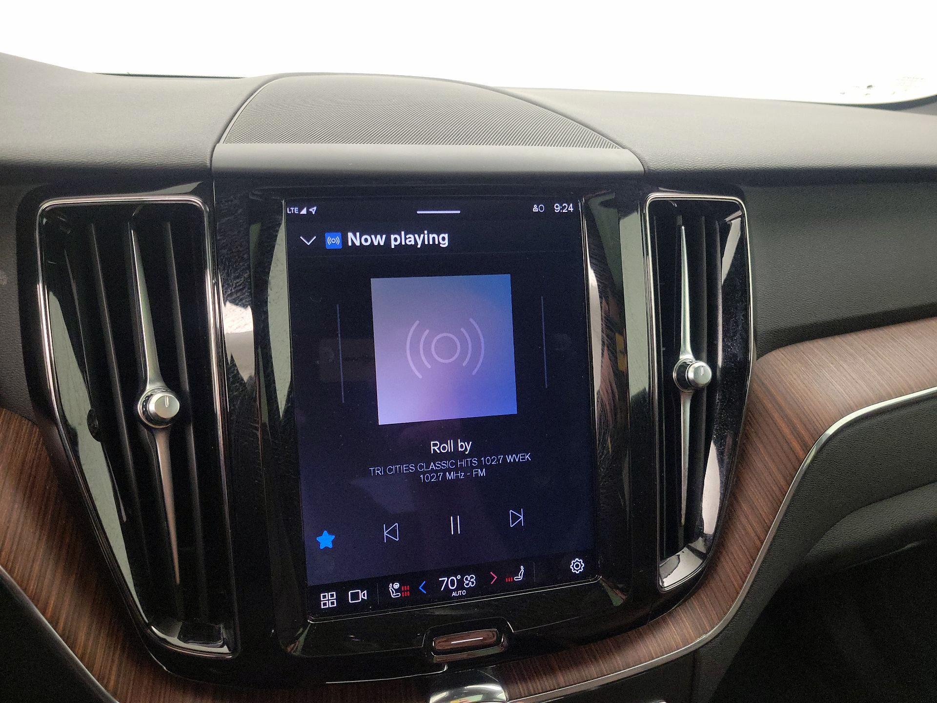 Thumbnail: 2023 Volvo XC60 - 16