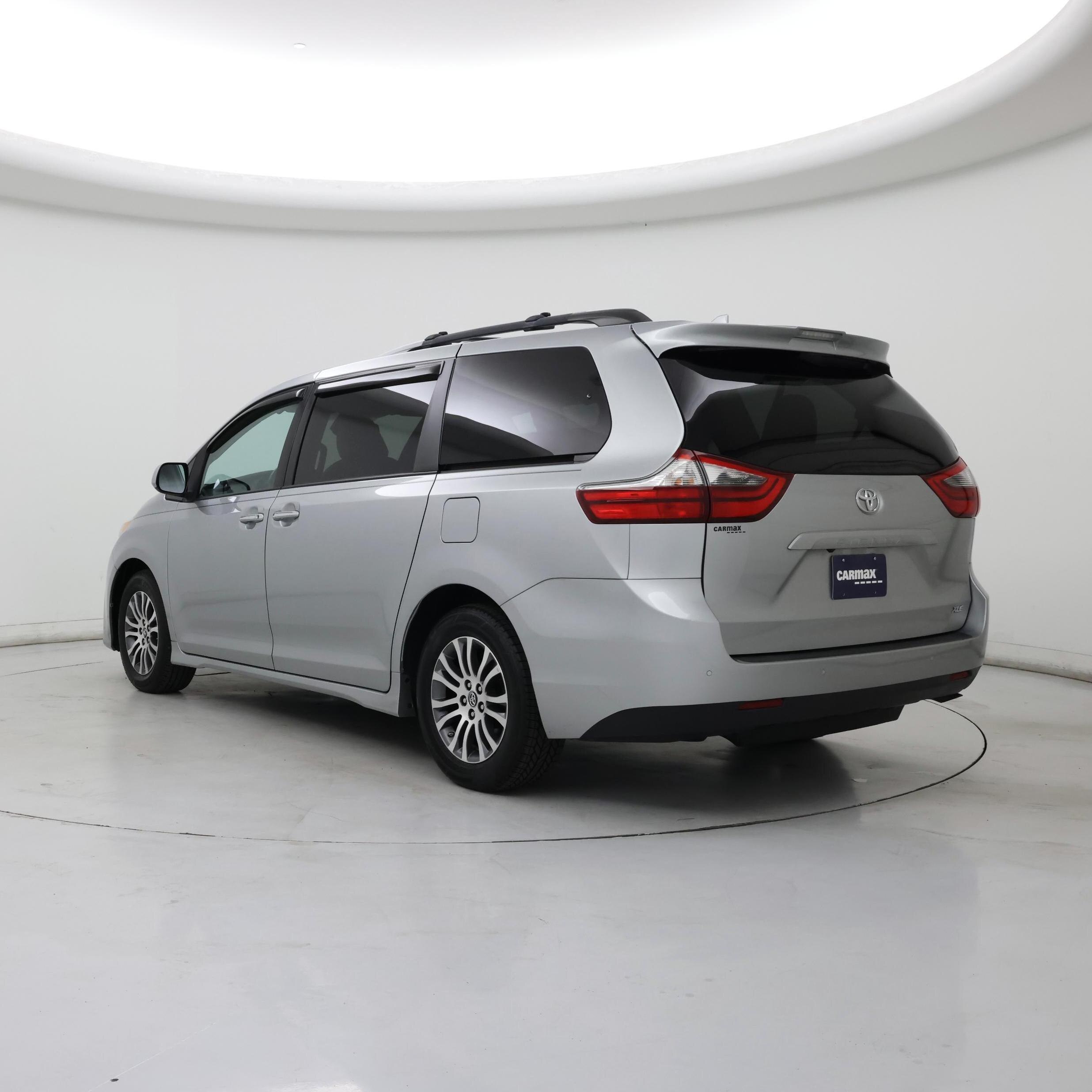Thumbnail: 2020 Toyota Sienna - 2