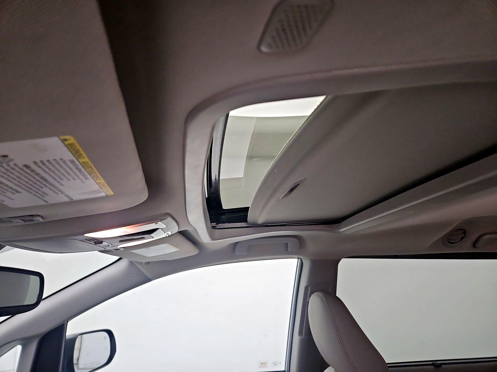 Thumbnail: 2020 Toyota Sienna - 20