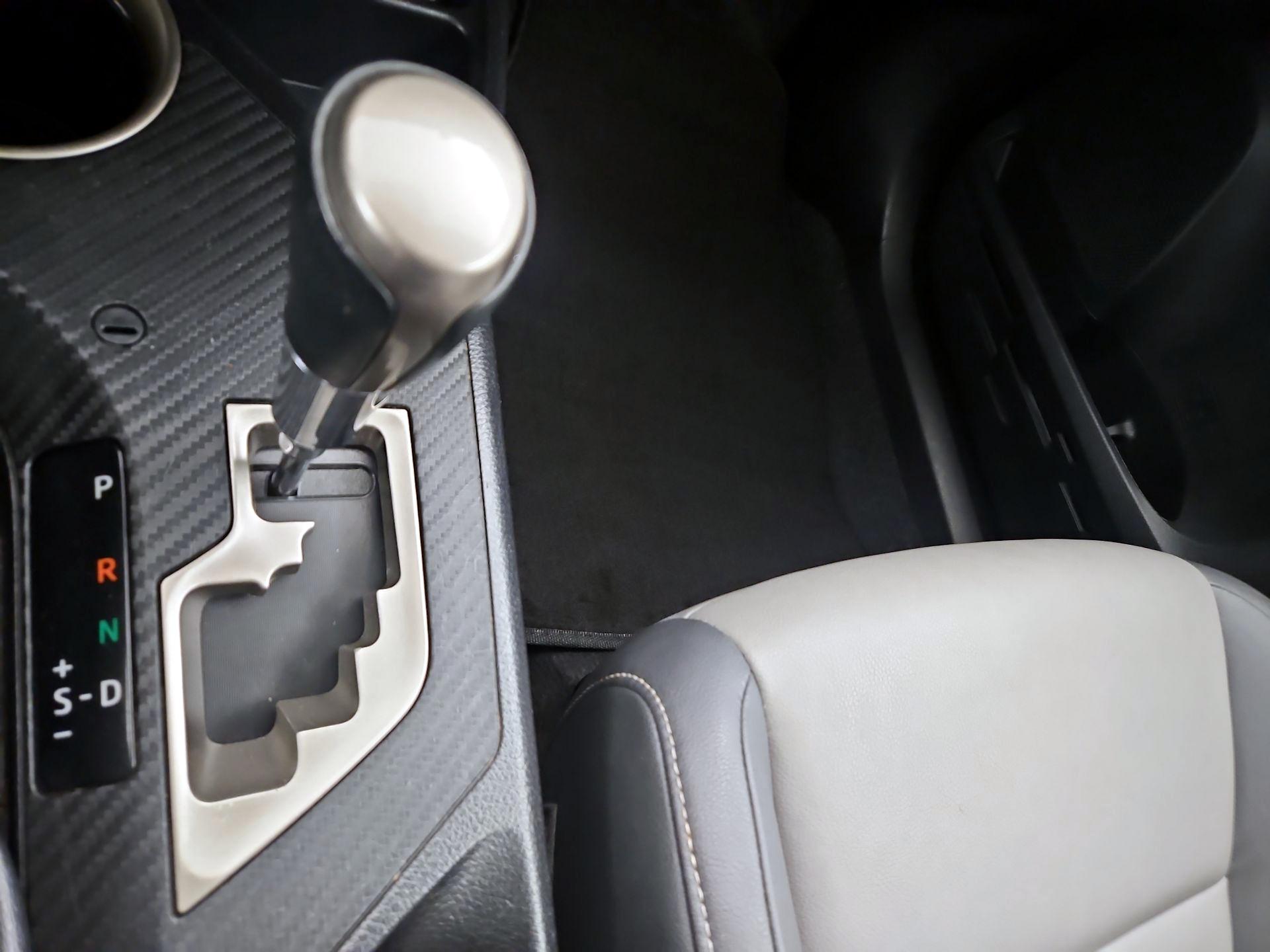 Thumbnail: 2015 Toyota RAV4 - 17