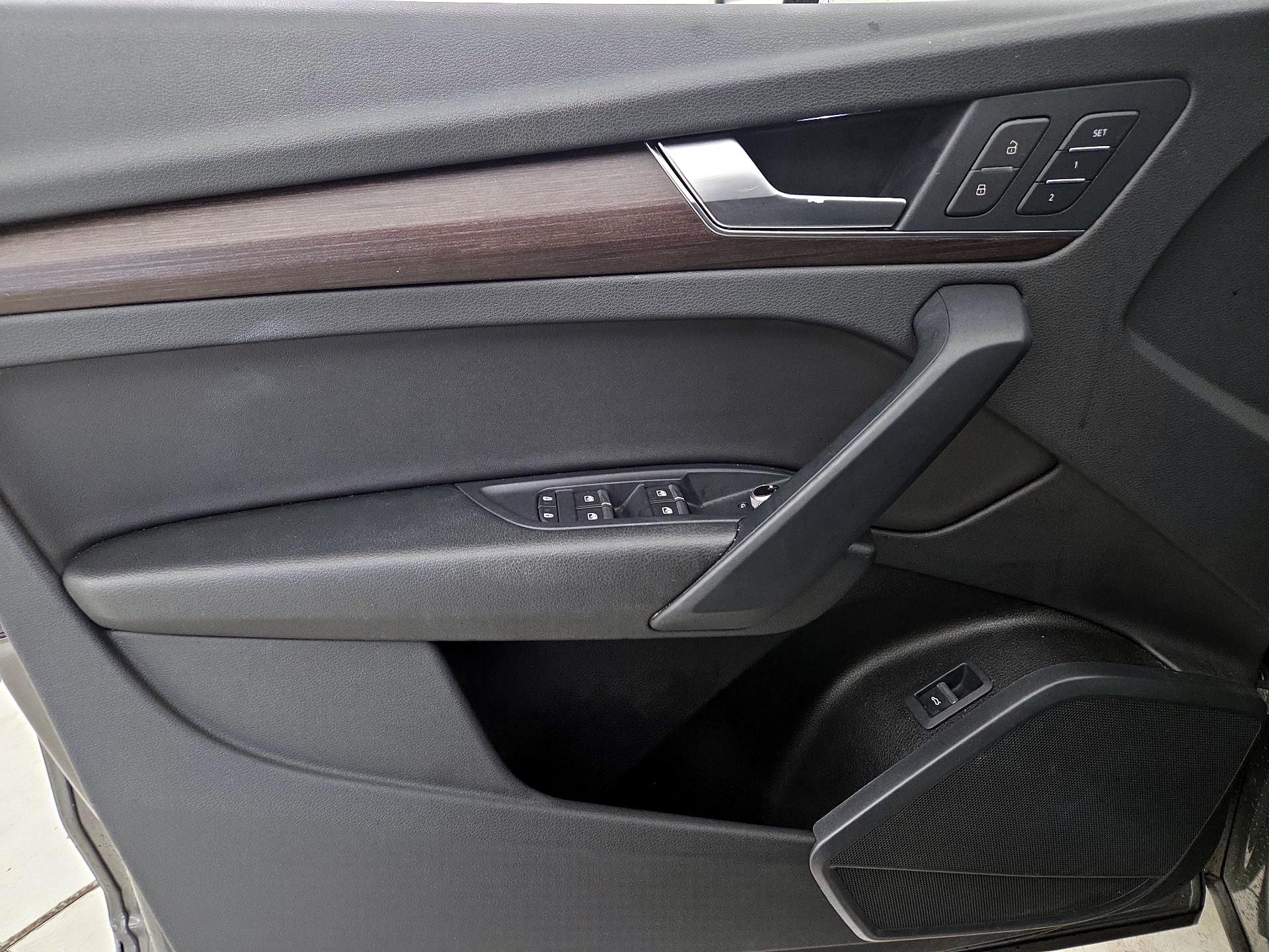 Thumbnail: 2023 Audi Q5 - 12