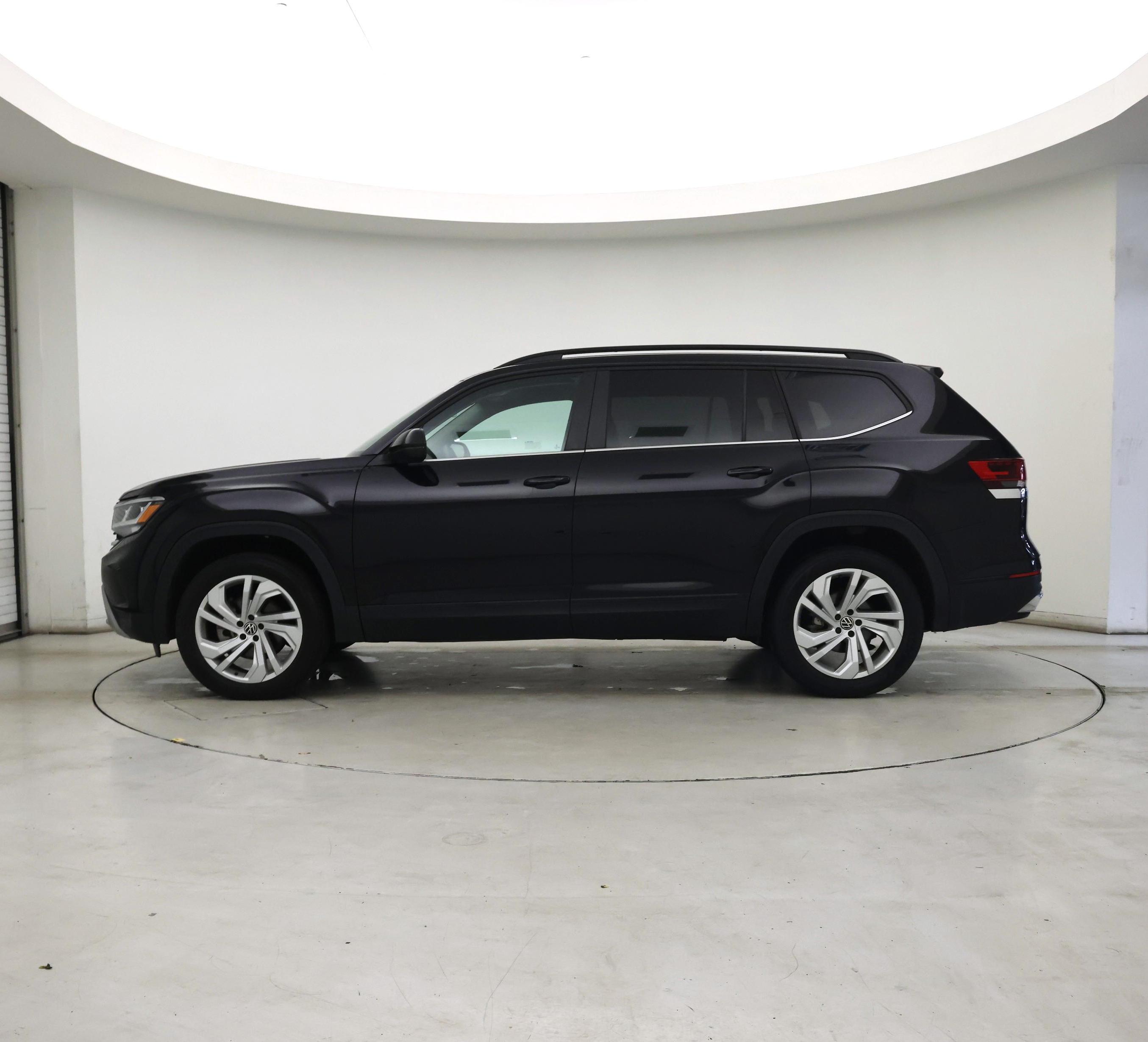 Thumbnail: 2022 Volkswagen Atlas - 3