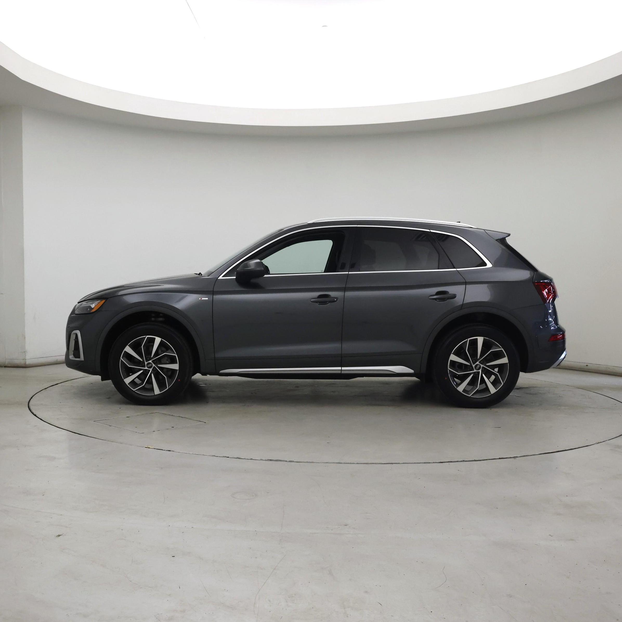 Thumbnail: 2022 Audi Q5 - 3