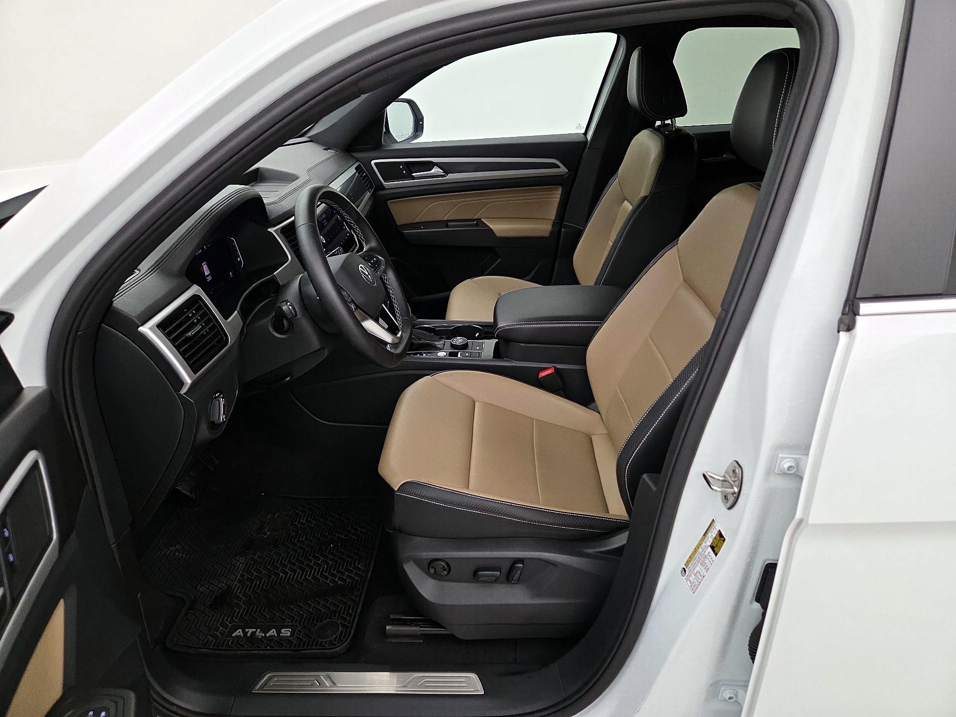 Thumbnail: 2022 Volkswagen Atlas - 11