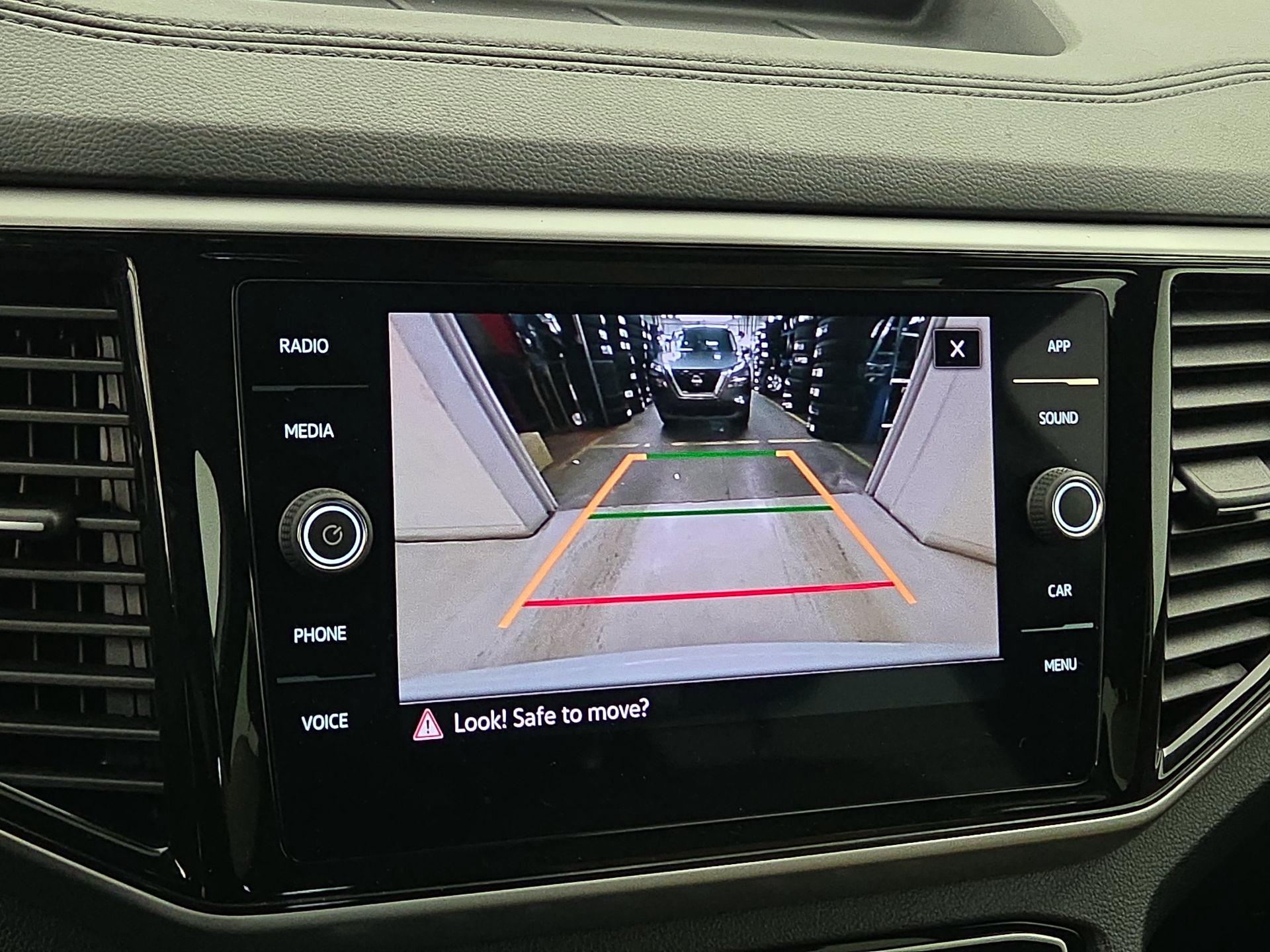 Thumbnail: 2022 Volkswagen Atlas - 14