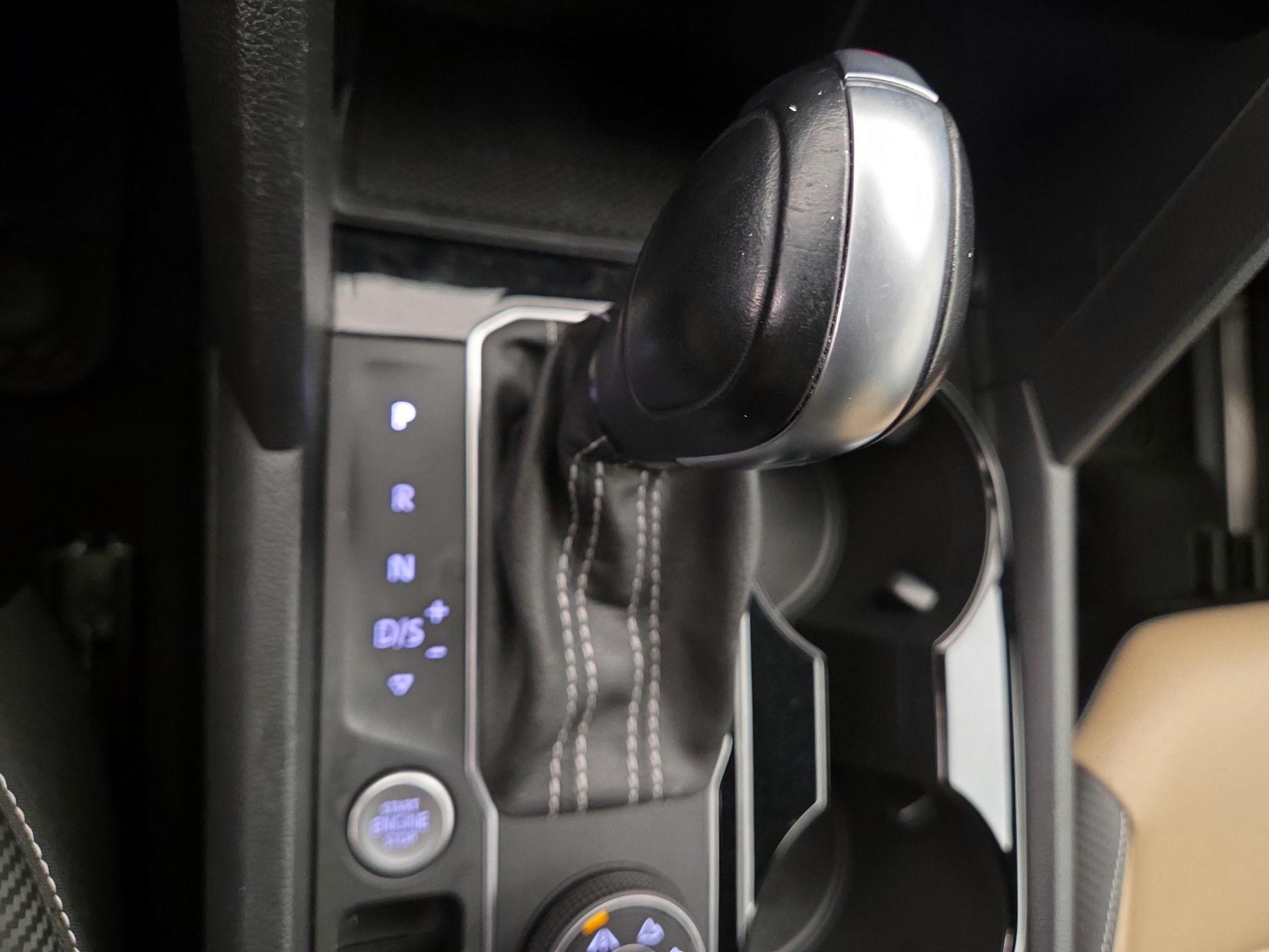 Thumbnail: 2022 Volkswagen Atlas - 17