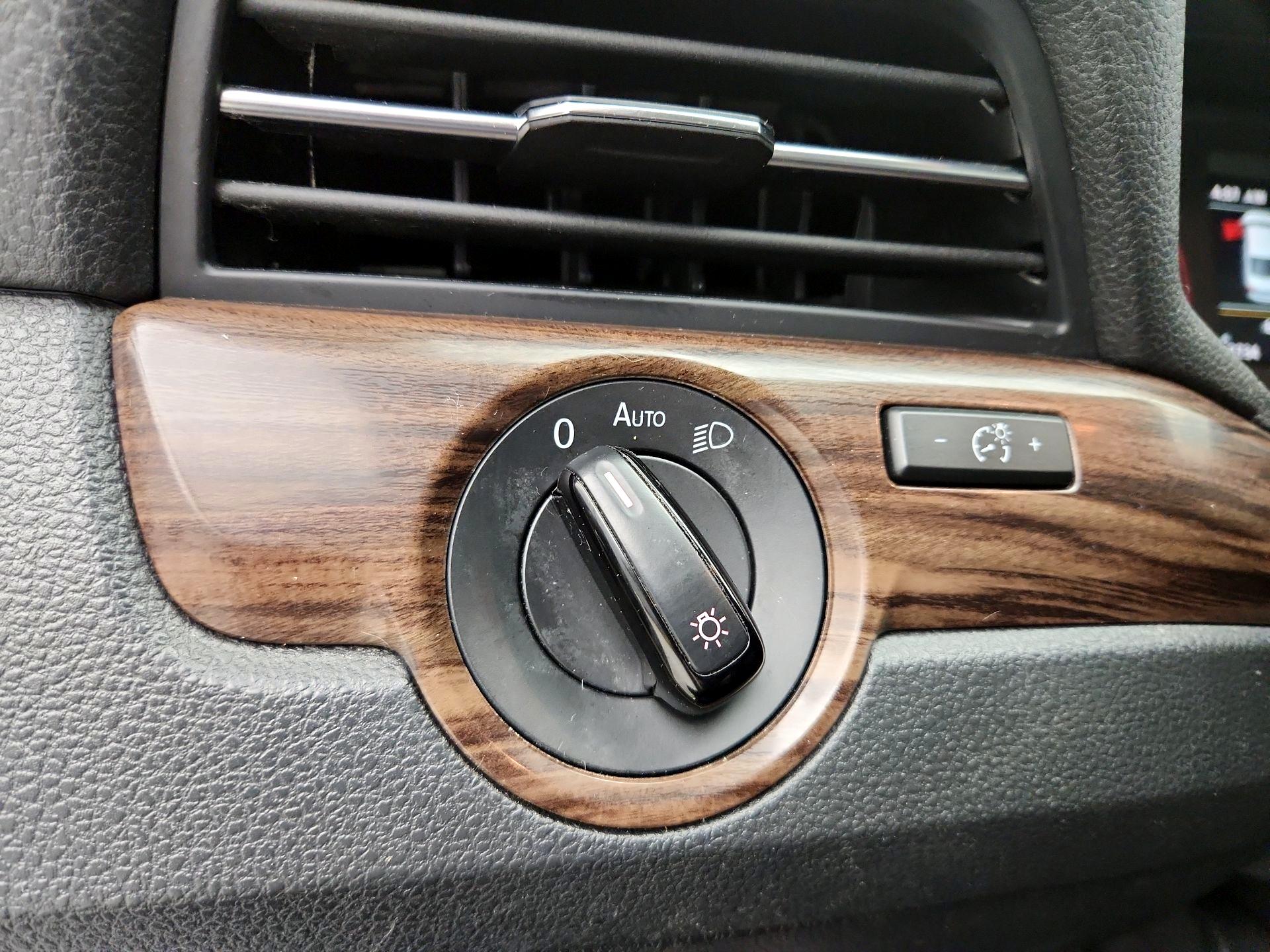 Thumbnail: 2020 Volkswagen Passat - 13