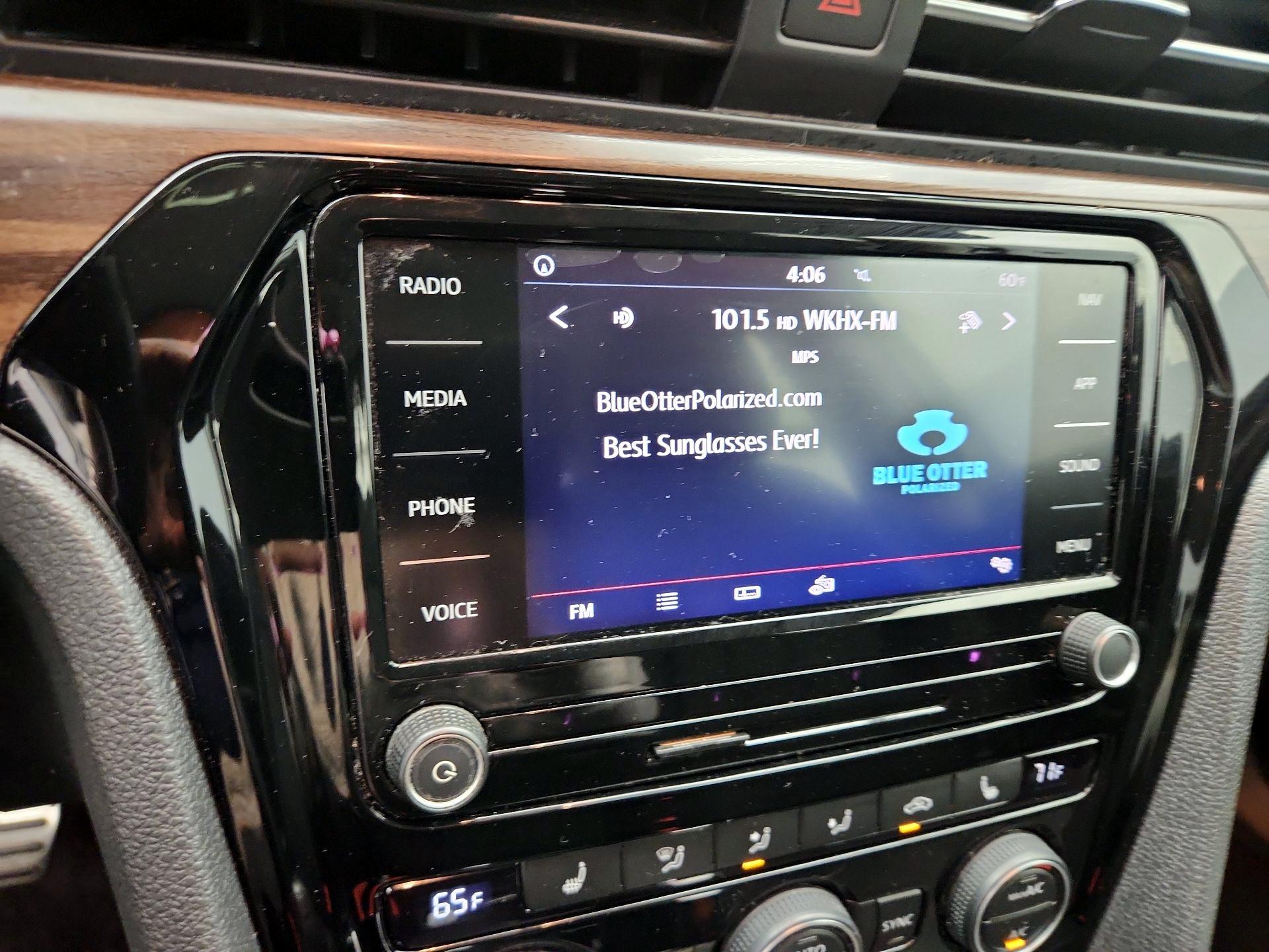 Thumbnail: 2020 Volkswagen Passat - 16