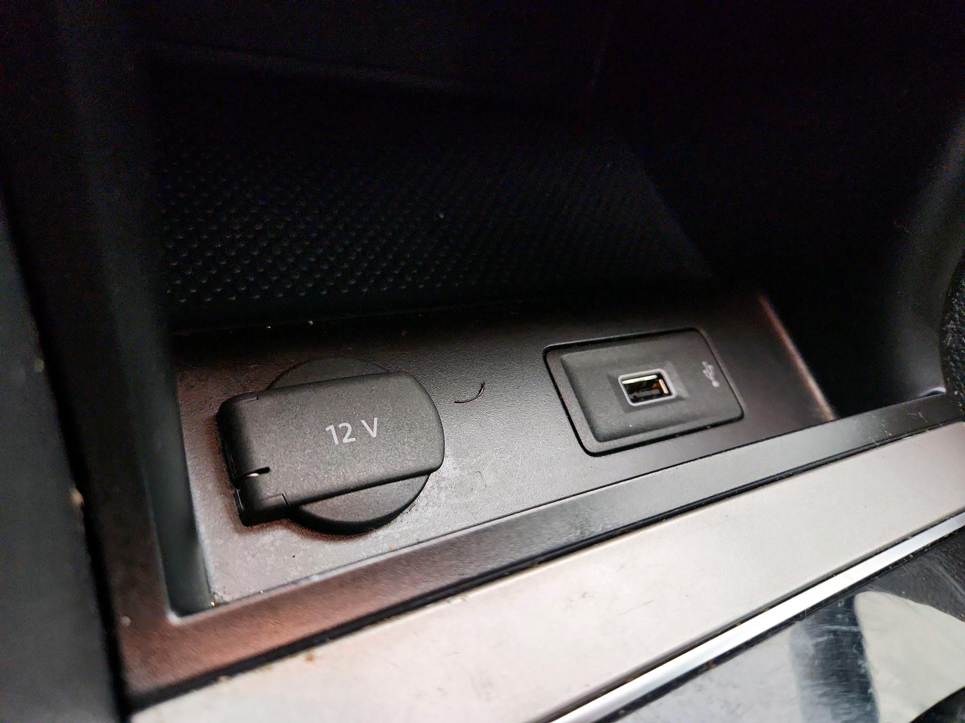 Thumbnail: 2020 Volkswagen Passat - 19