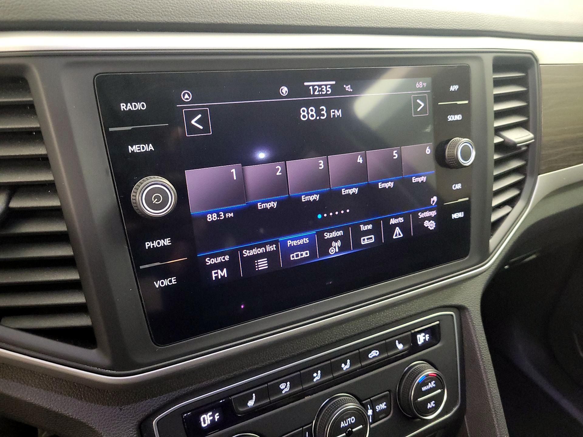 Thumbnail: 2021 Volkswagen Atlas - 15