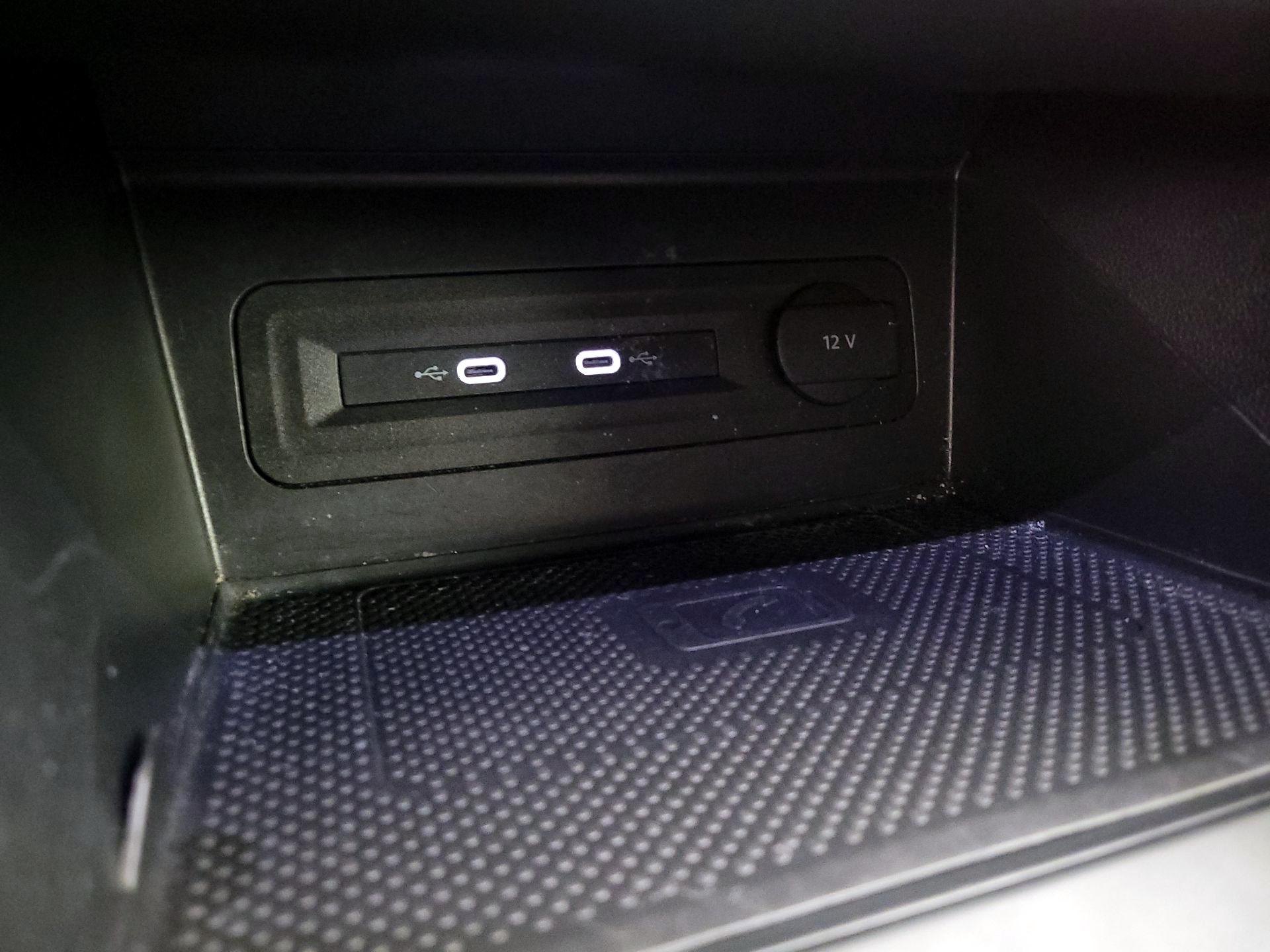 Thumbnail: 2021 Volkswagen Atlas - 18