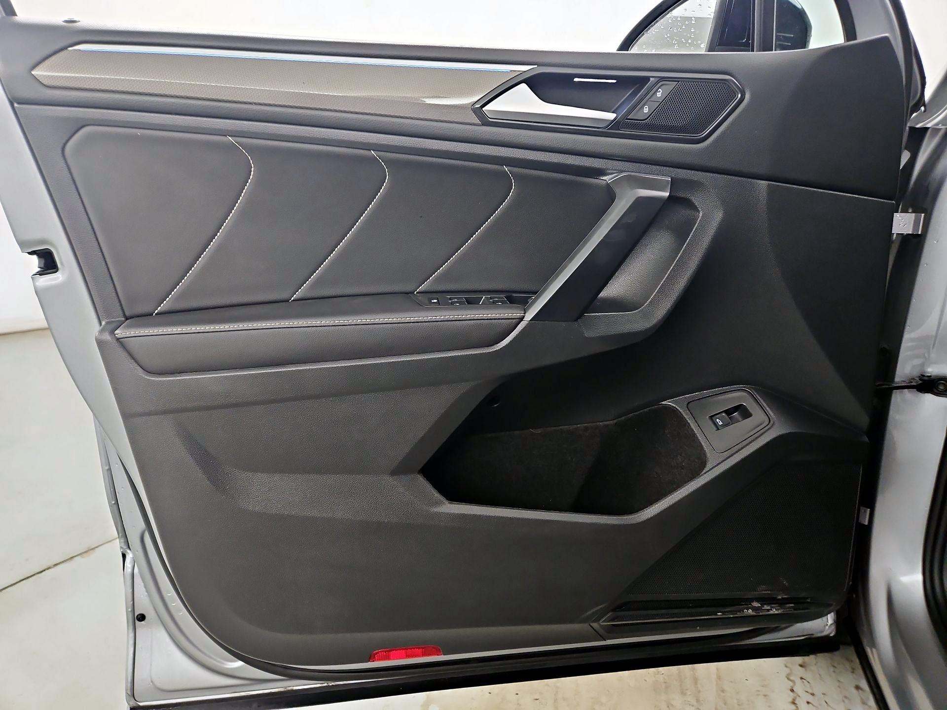 Thumbnail: 2022 Volkswagen Tiguan - 12