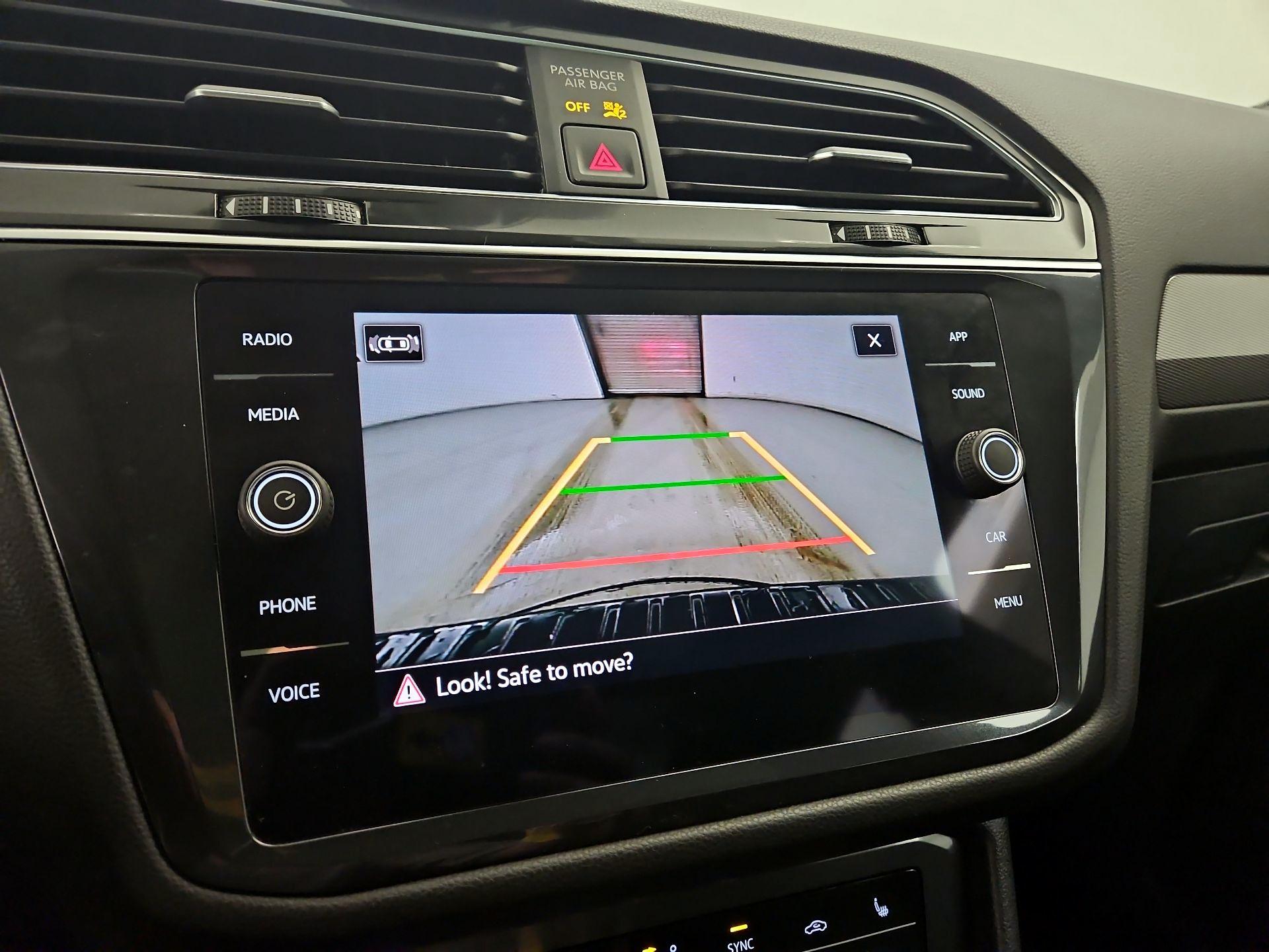 Thumbnail: 2022 Volkswagen Tiguan - 14