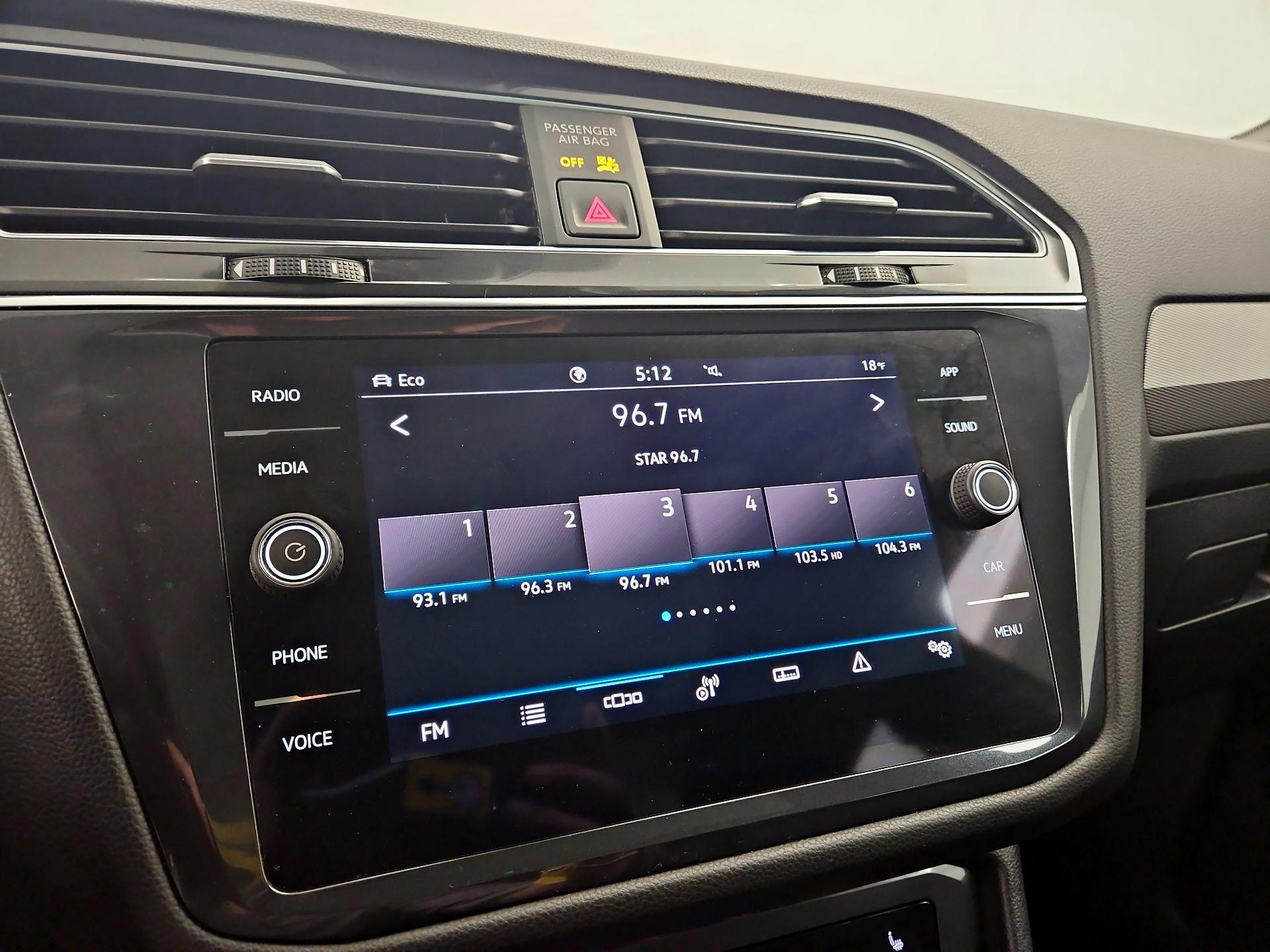 Thumbnail: 2022 Volkswagen Tiguan - 15