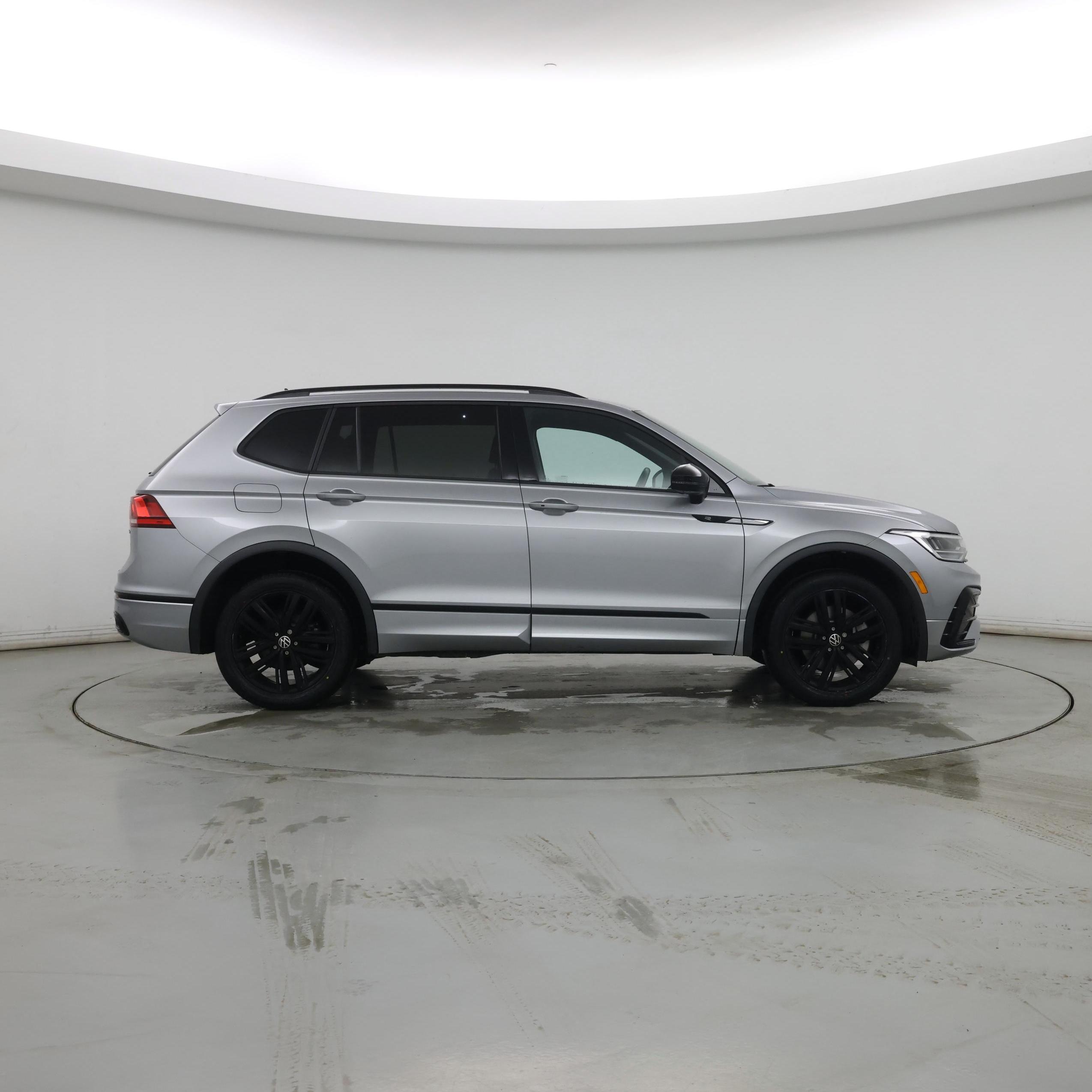 Thumbnail: 2022 Volkswagen Tiguan - 7