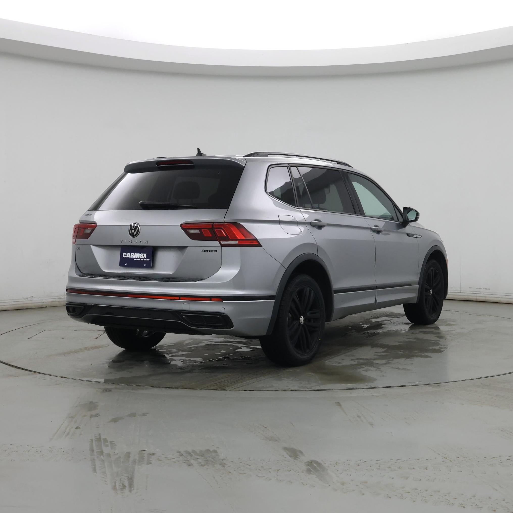 Thumbnail: 2022 Volkswagen Tiguan - 8