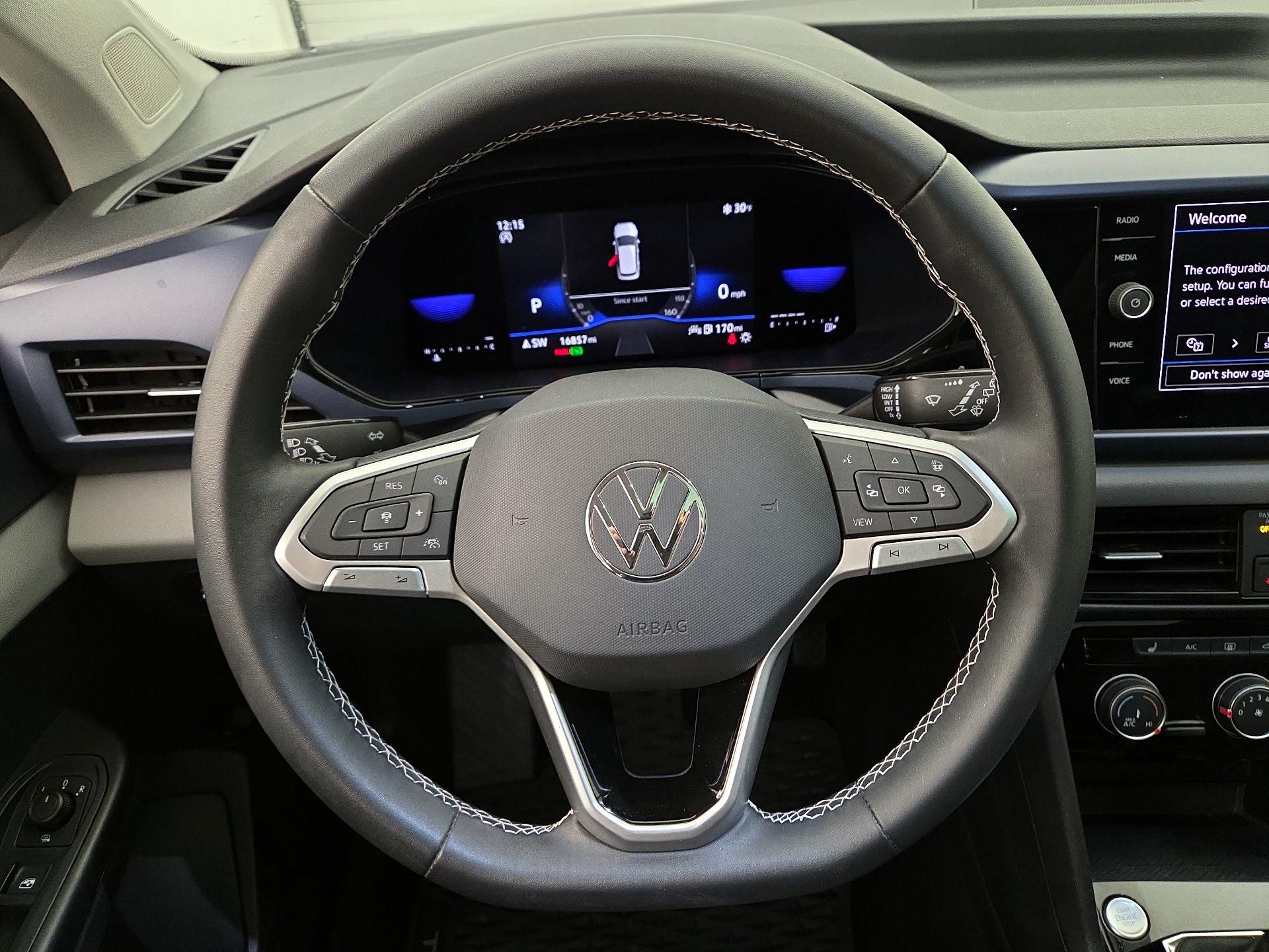 Thumbnail: 2023 Volkswagen Taos - 10