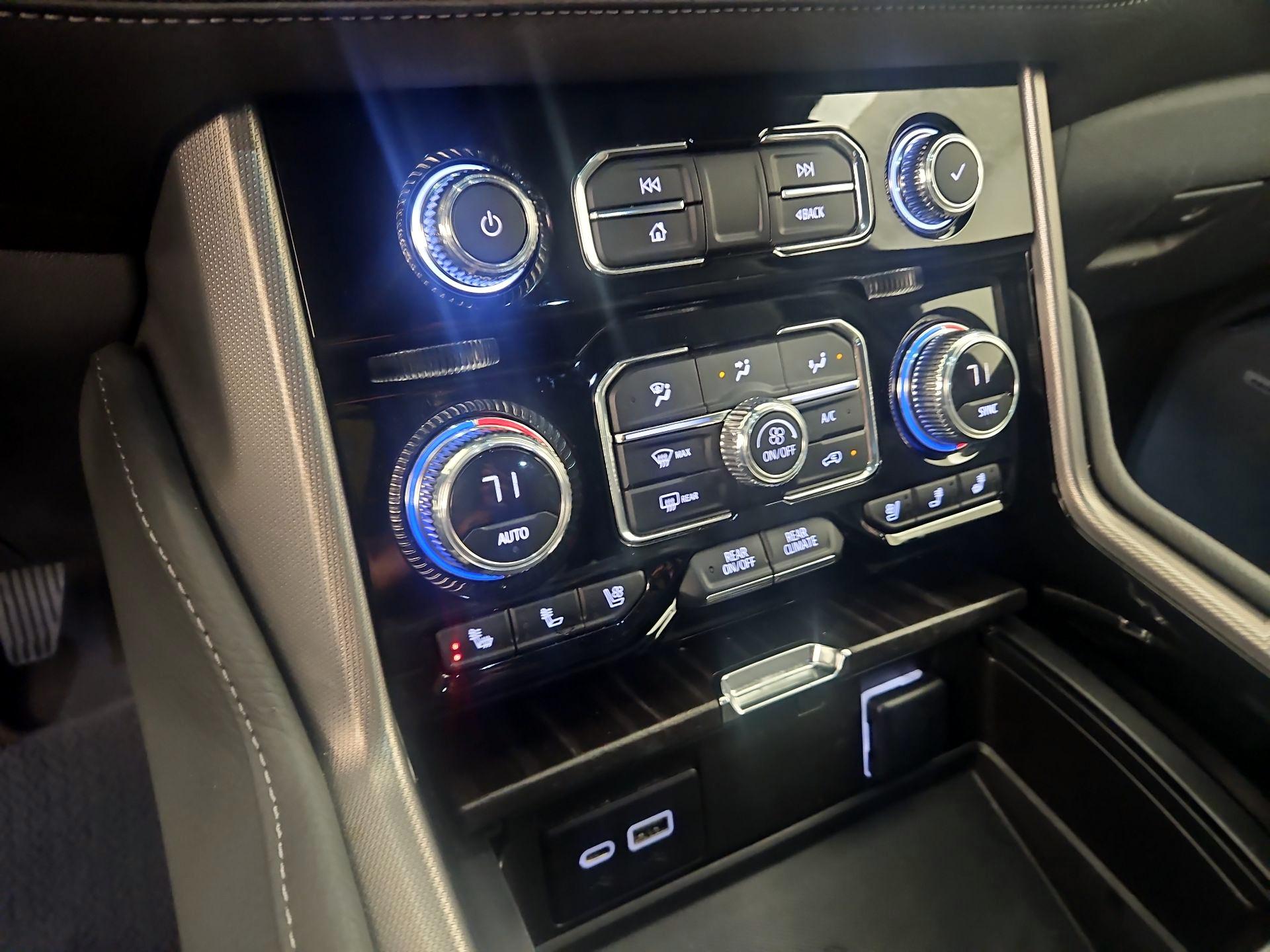 Thumbnail: 2022 GMC Yukon - 16