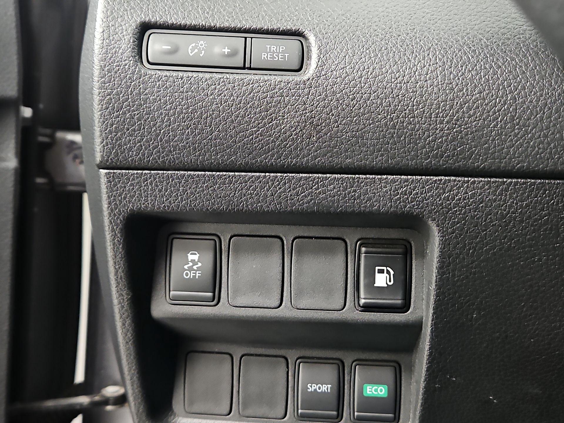 Thumbnail: 2018 Nissan Rogue - 13