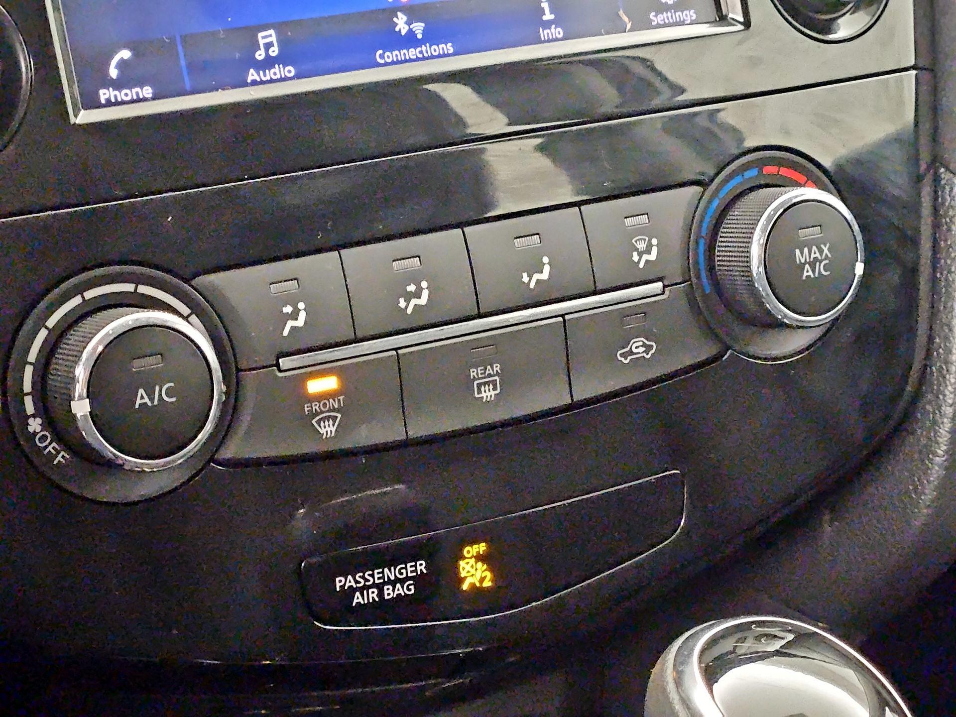 Thumbnail: 2018 Nissan Rogue - 16