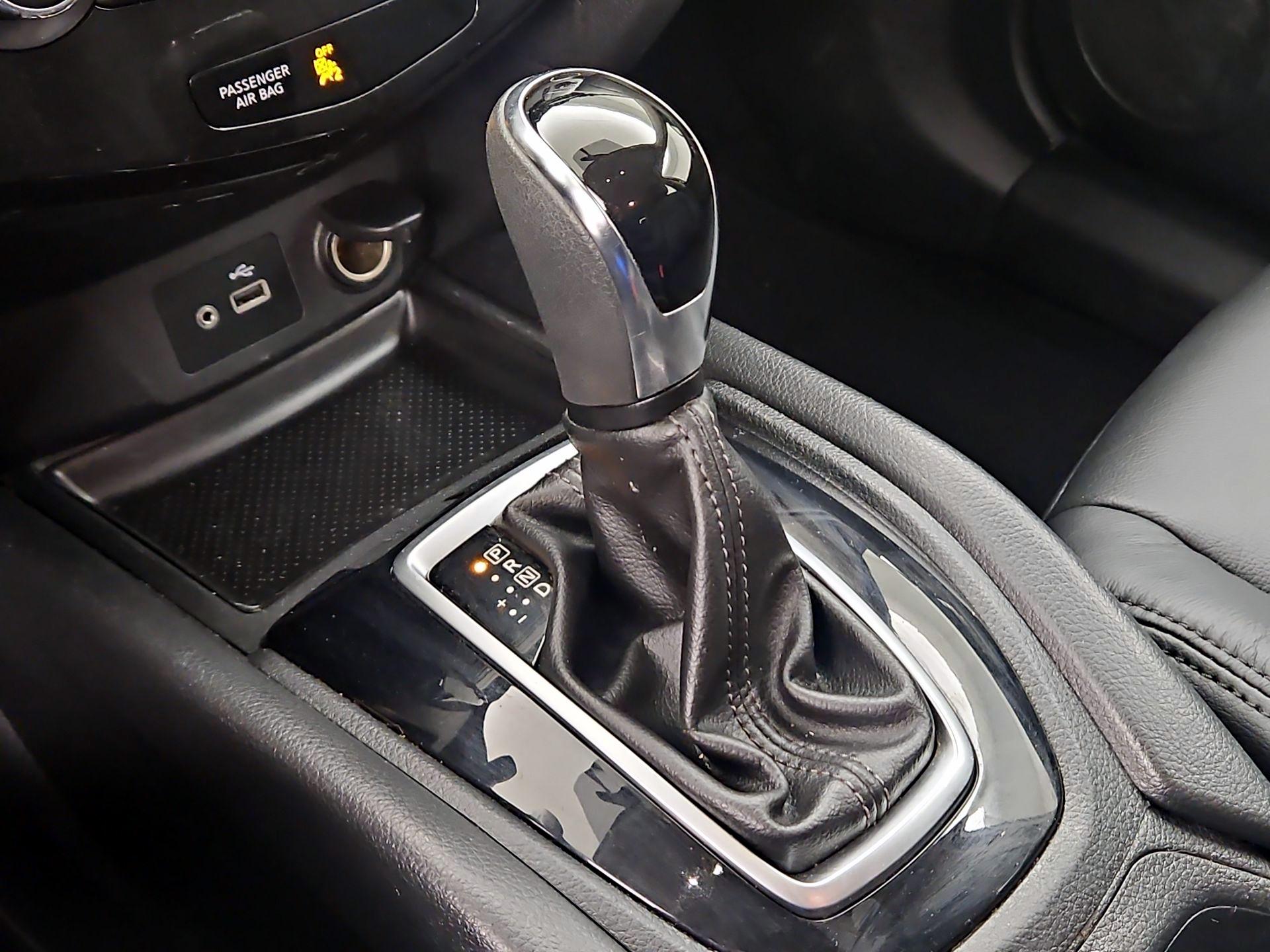 Thumbnail: 2018 Nissan Rogue - 17