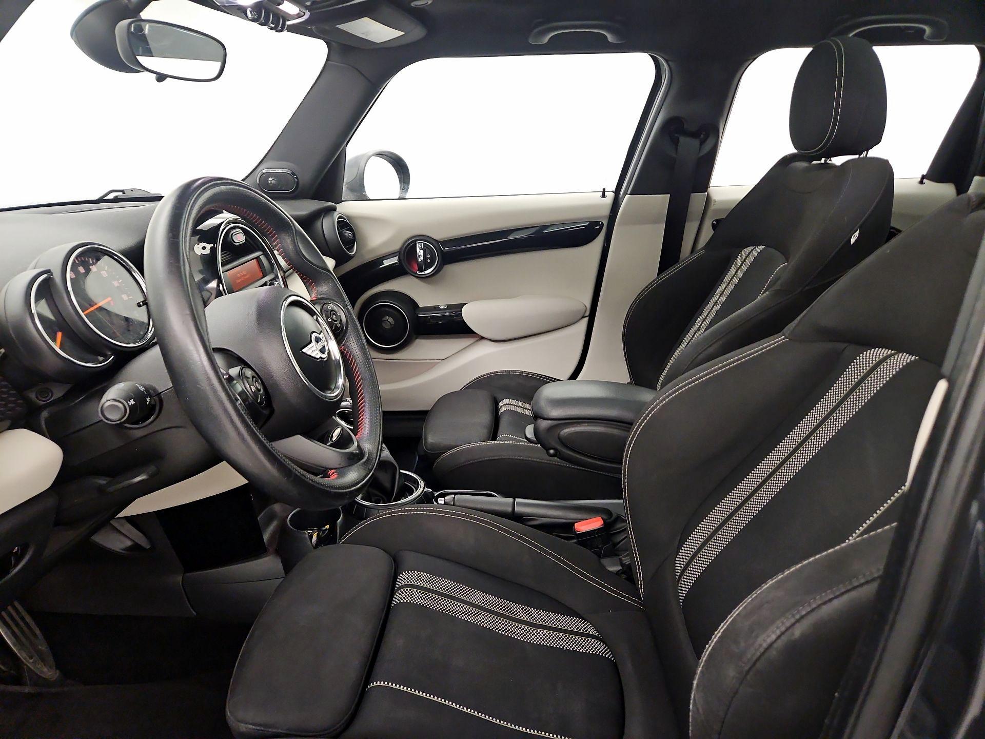 Thumbnail: 2015 MINI Cooper Hardtop - 11