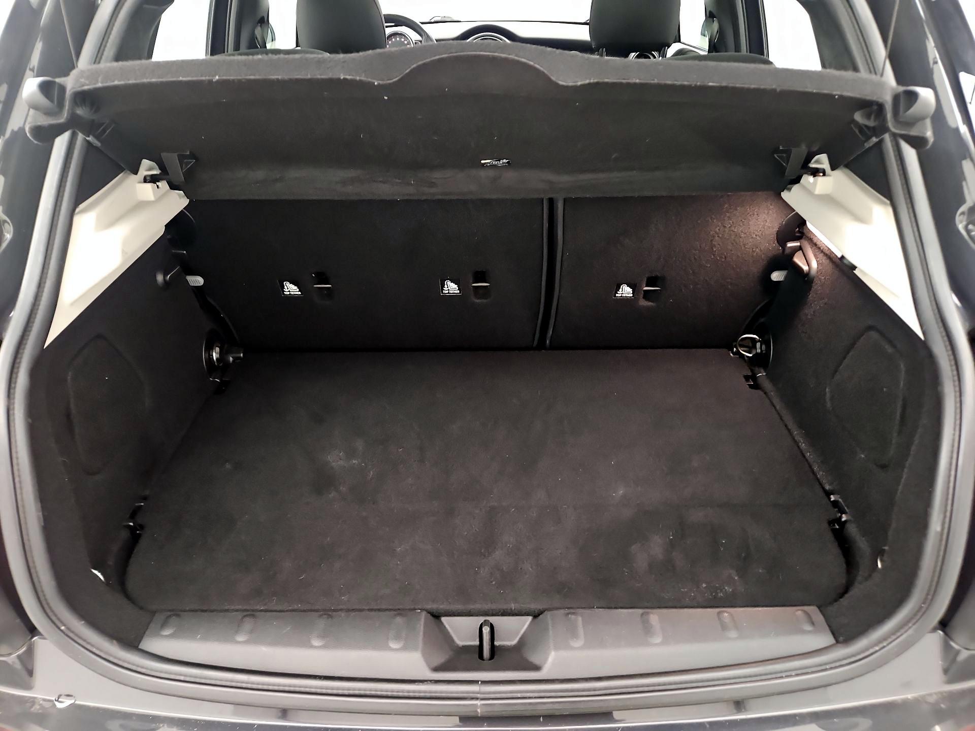 Thumbnail: 2015 MINI Cooper Hardtop - 20