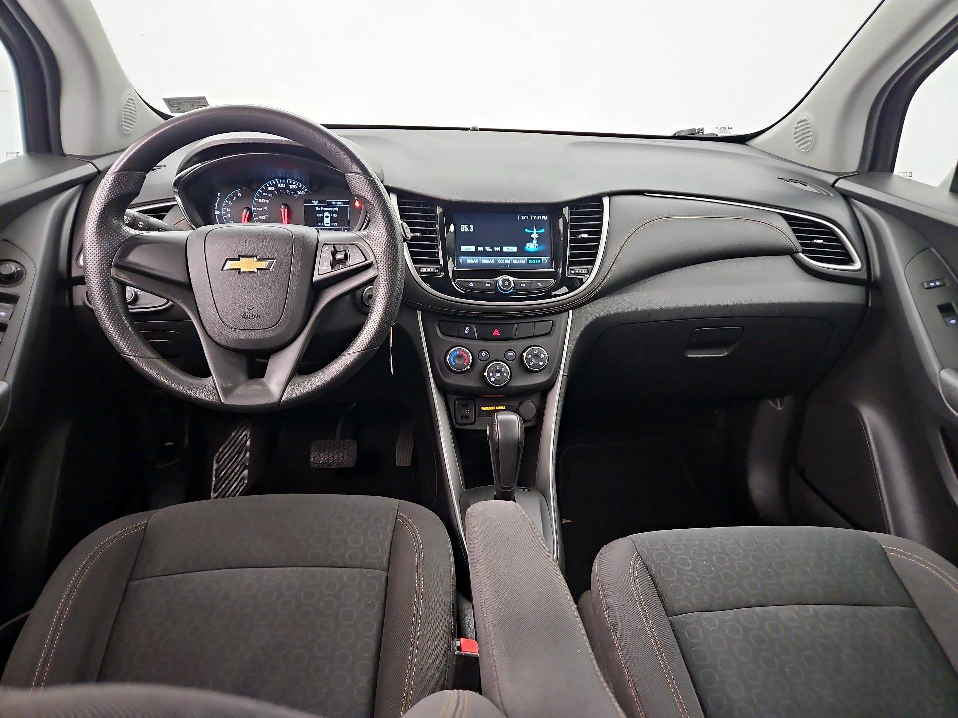 Thumbnail: 2017 Chevrolet Trax - 9