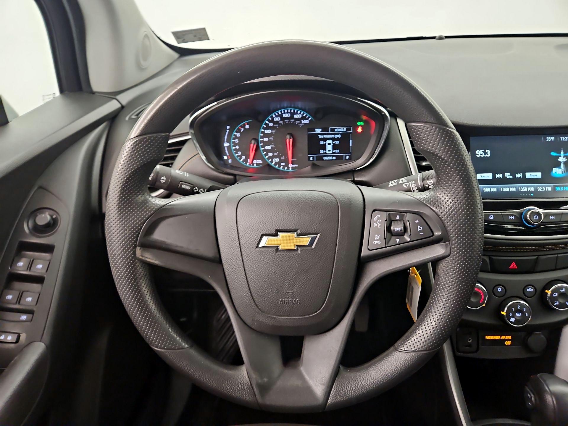 Thumbnail: 2017 Chevrolet Trax - 10