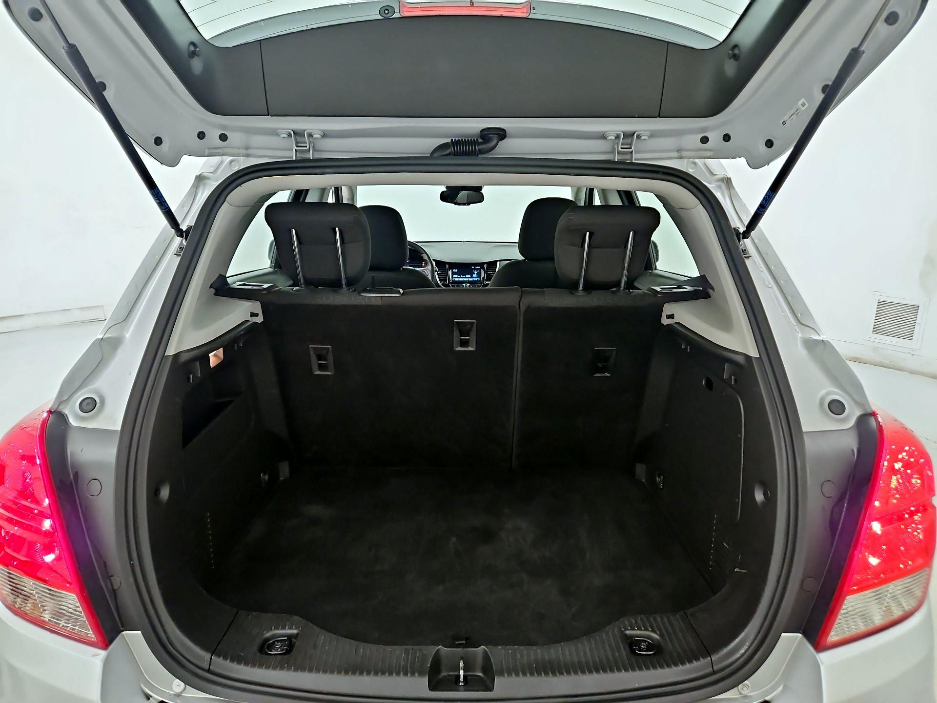 Thumbnail: 2017 Chevrolet Trax - 20