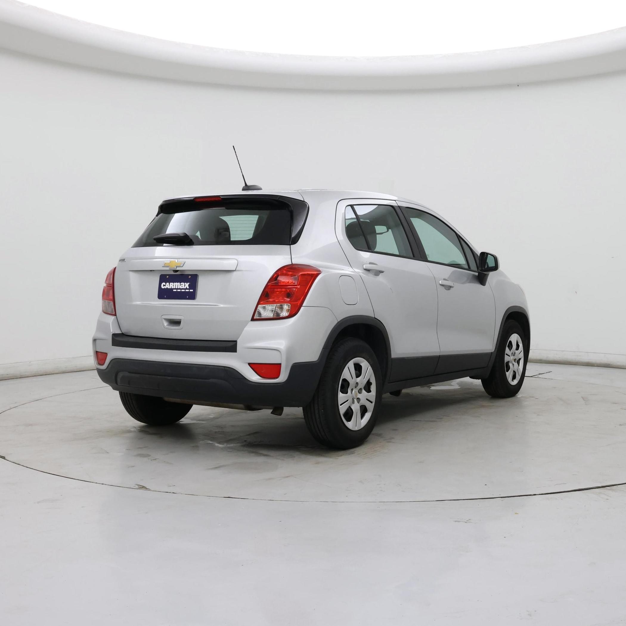 Thumbnail: 2017 Chevrolet Trax - 8