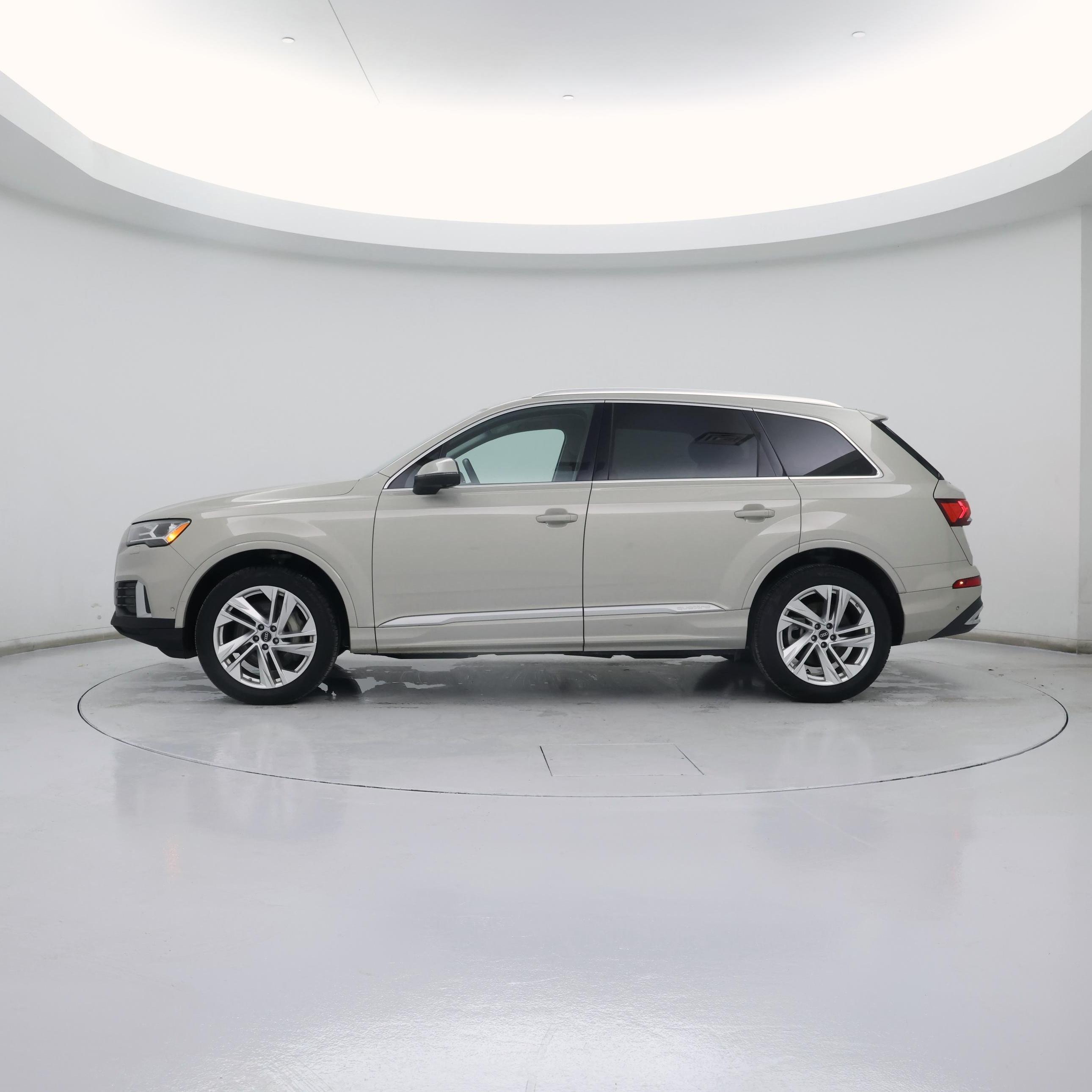 Thumbnail: 2023 Audi Q7 - 3