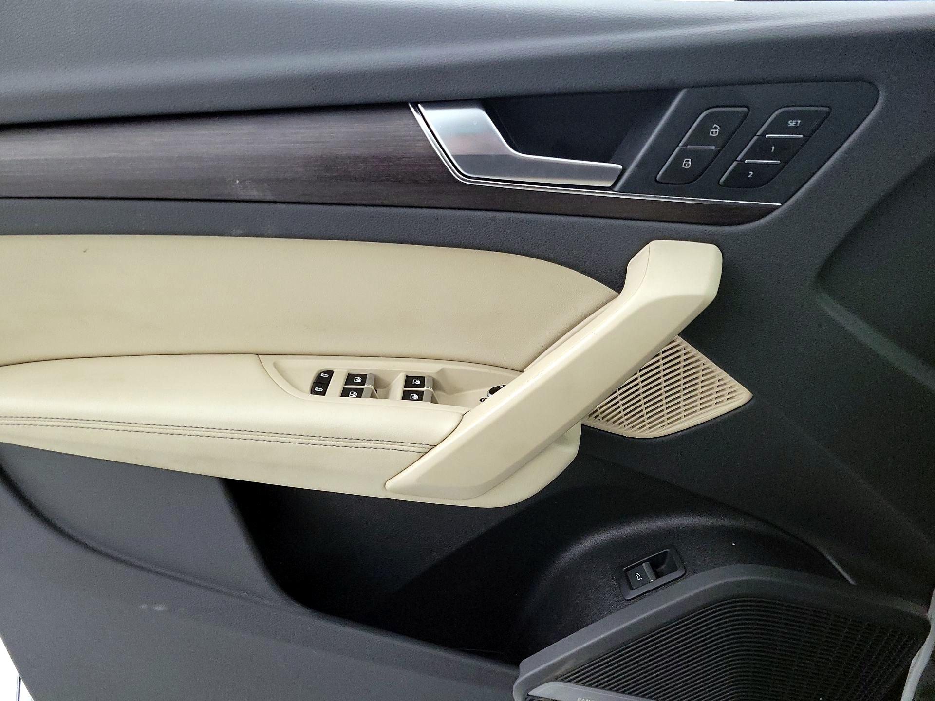 Thumbnail: 2022 Audi Q5 - 12