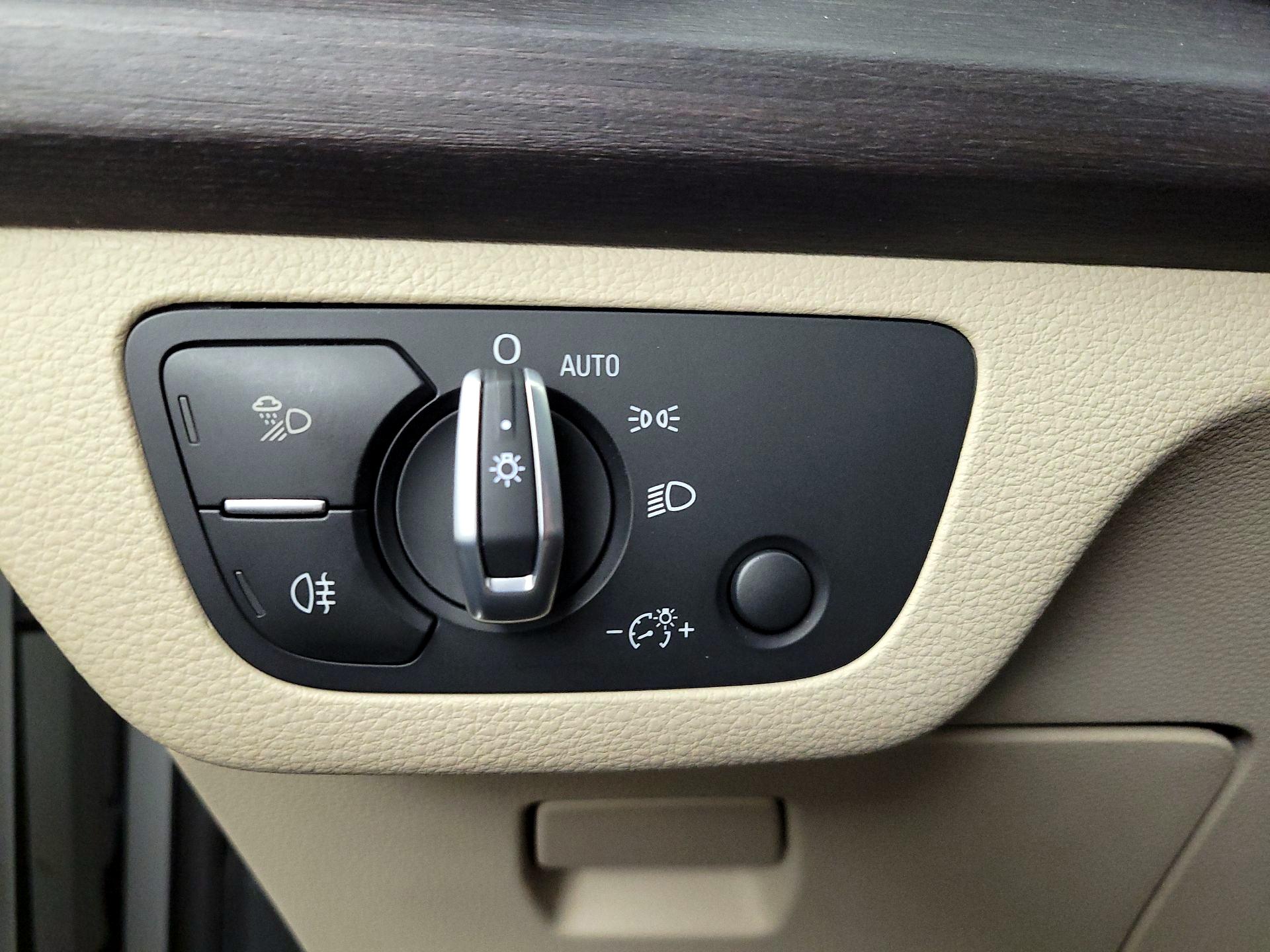 Thumbnail: 2022 Audi Q5 - 13