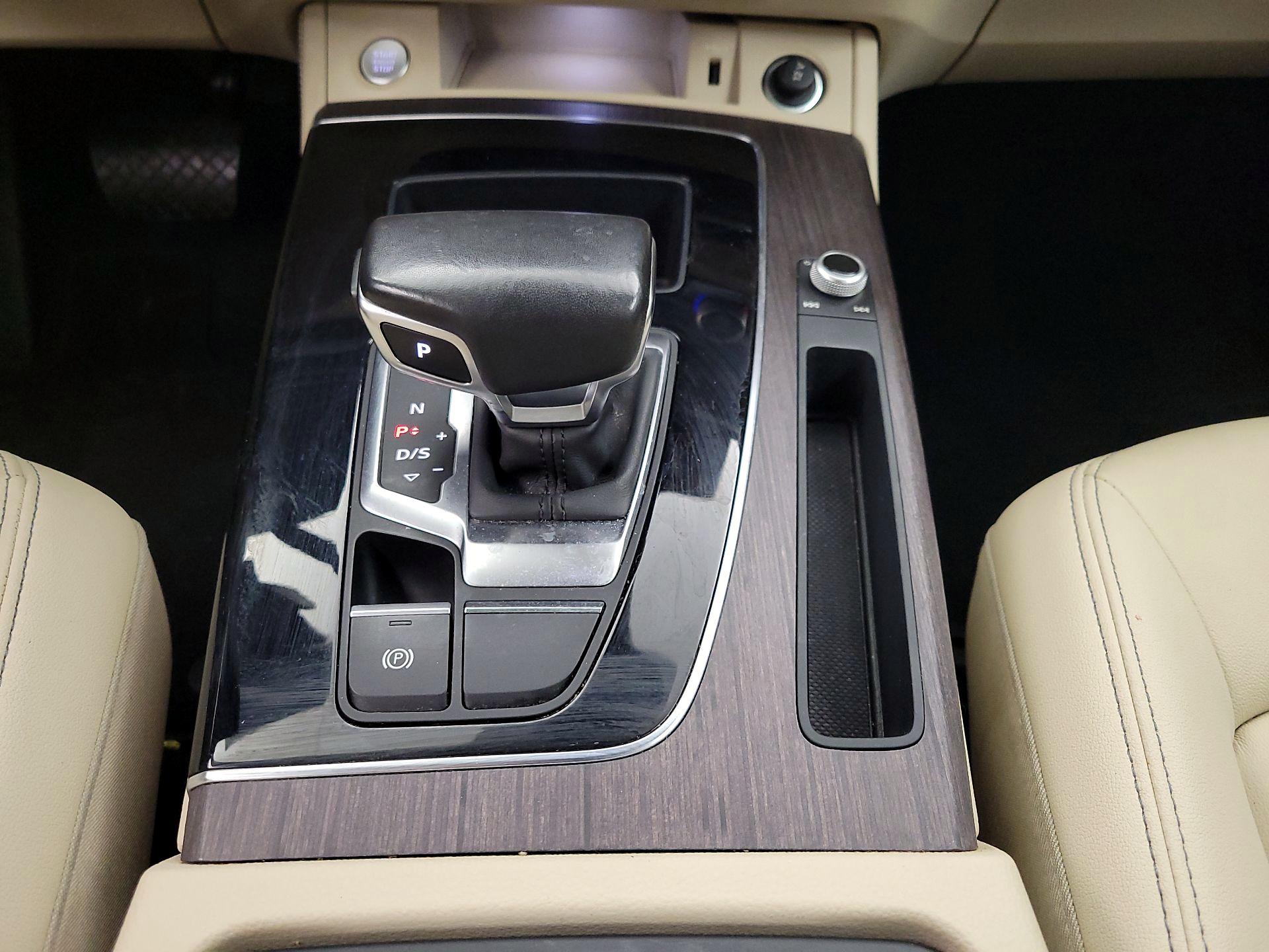 Thumbnail: 2022 Audi Q5 - 18