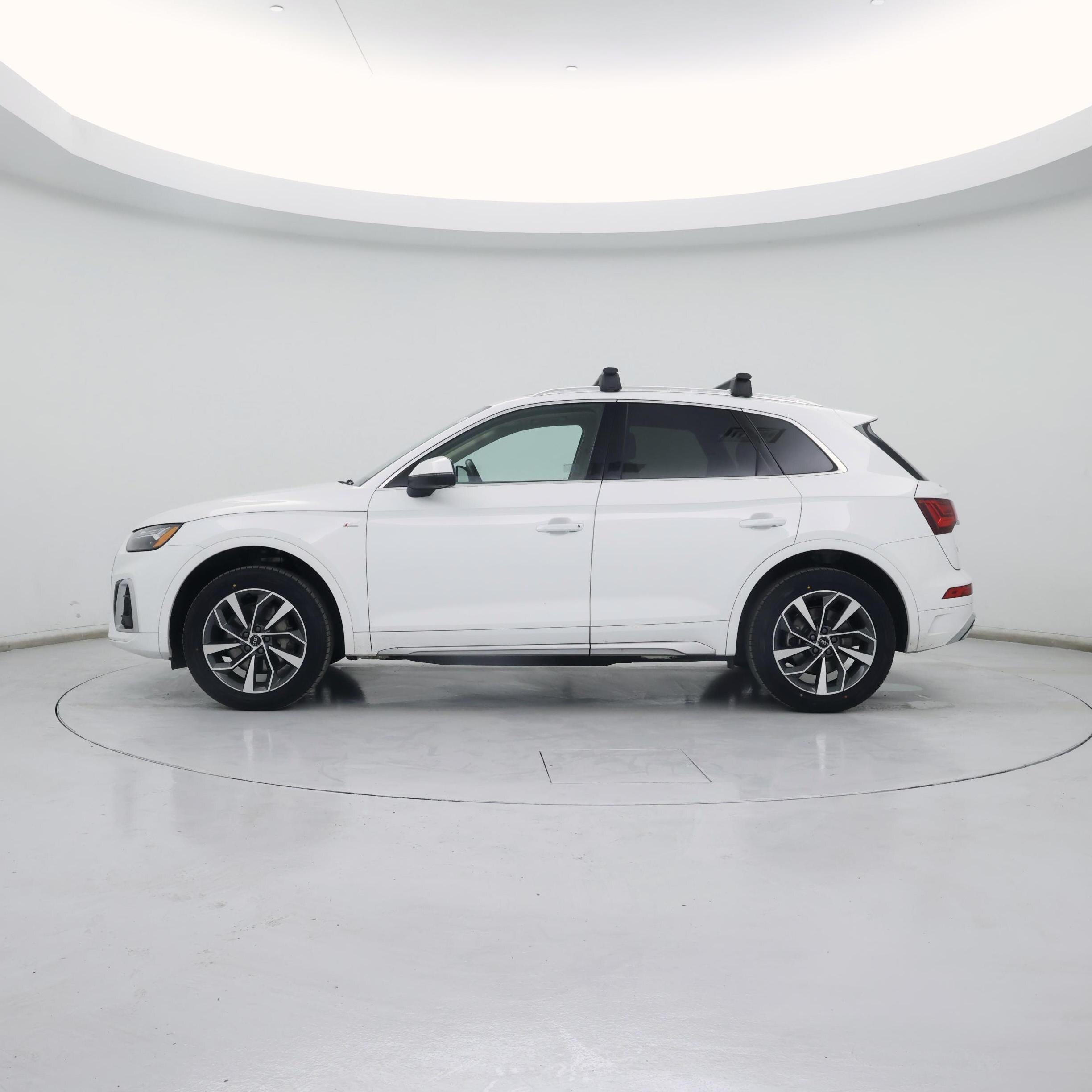 Thumbnail: 2022 Audi Q5 - 3