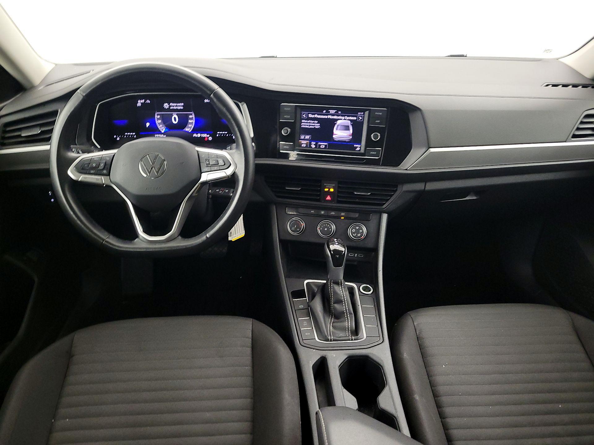 Thumbnail: 2024 Volkswagen Jetta - 9