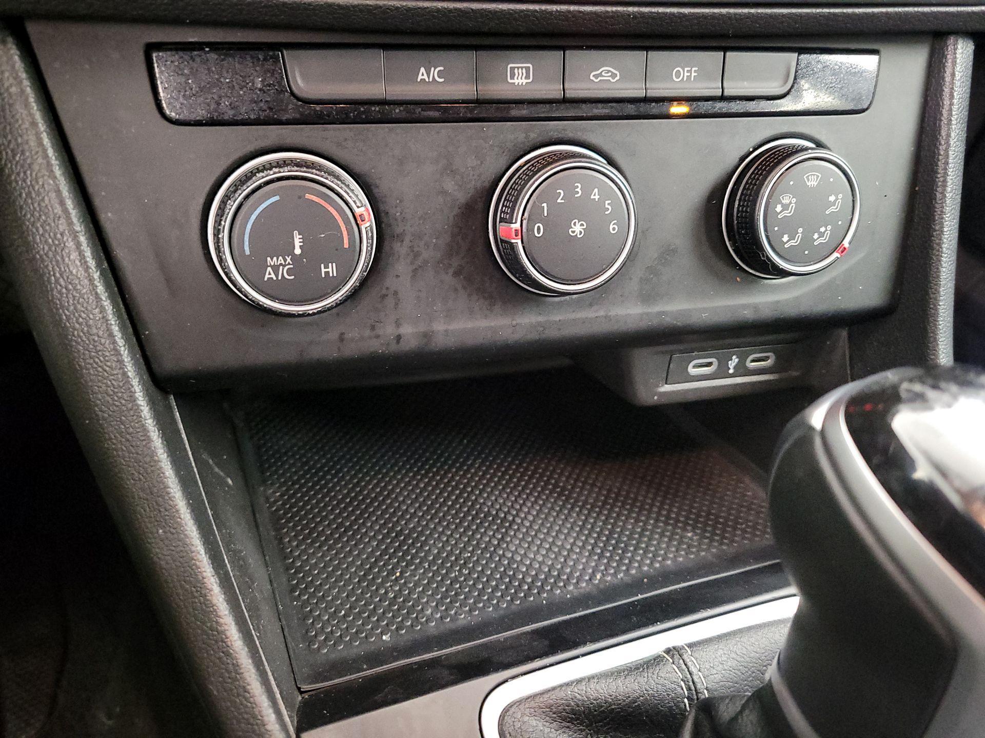 Thumbnail: 2024 Volkswagen Jetta - 16