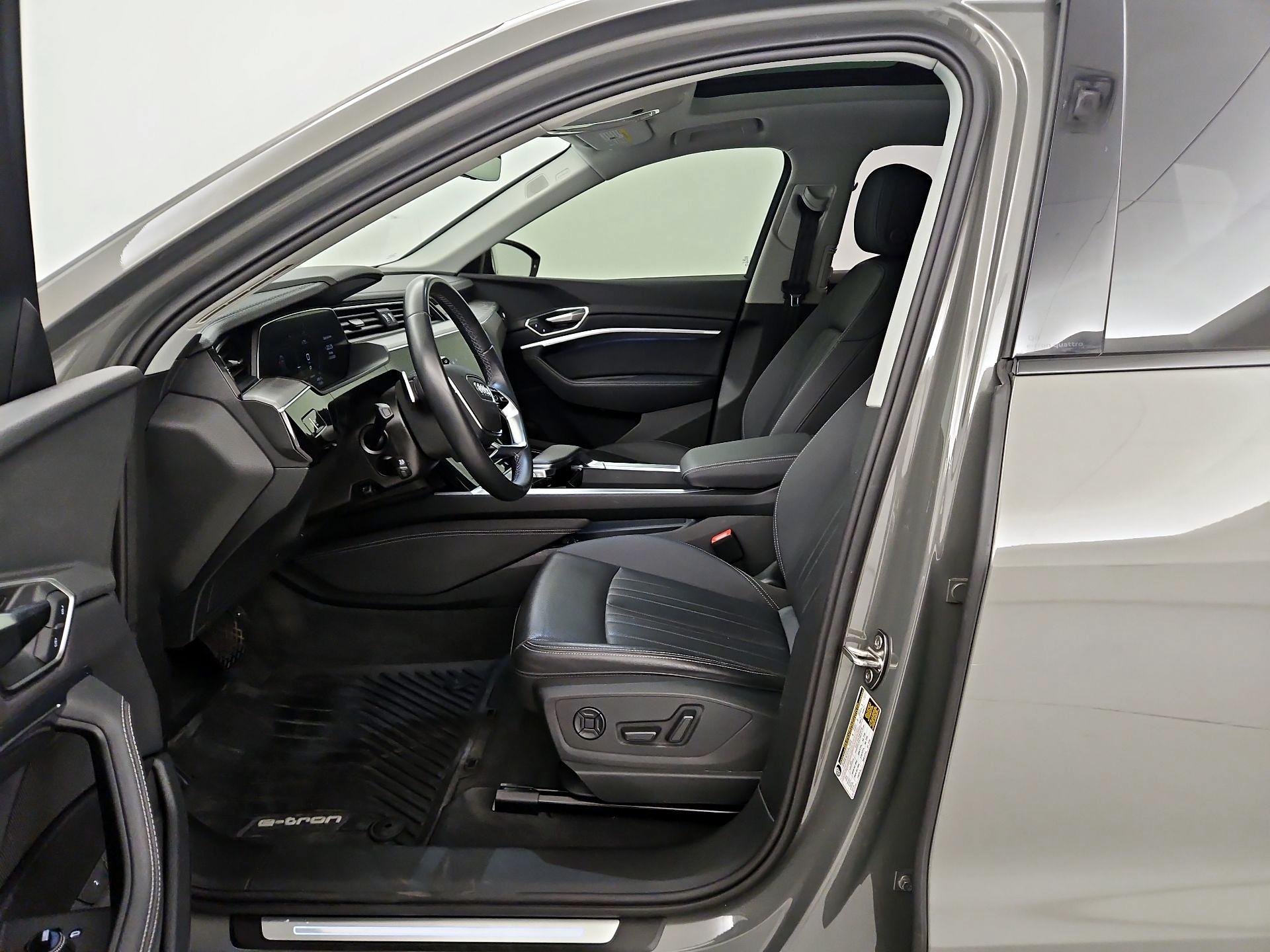 Thumbnail: 2024 Audi Q8 e-tron - 11