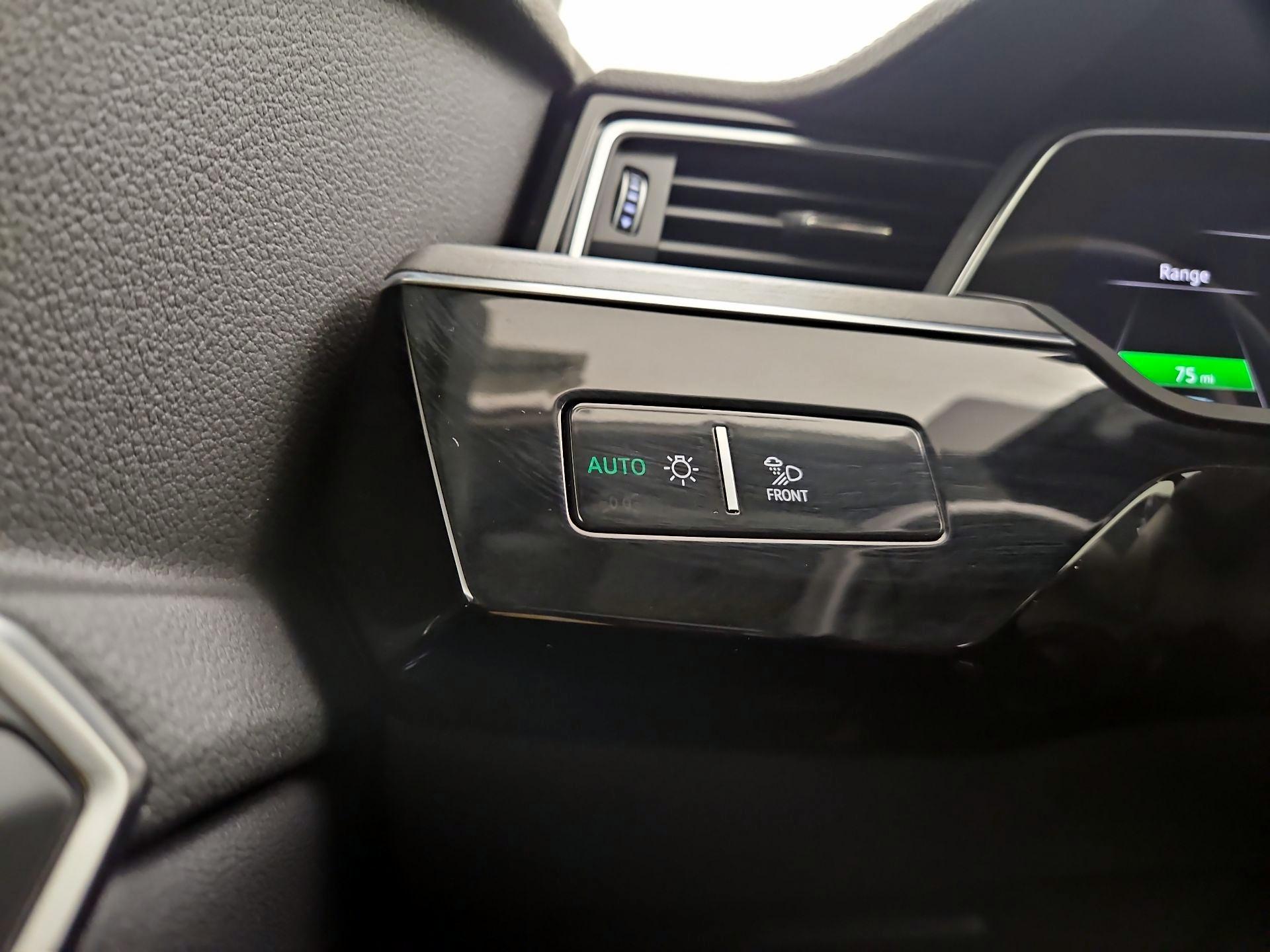 Thumbnail: 2024 Audi Q8 e-tron - 13