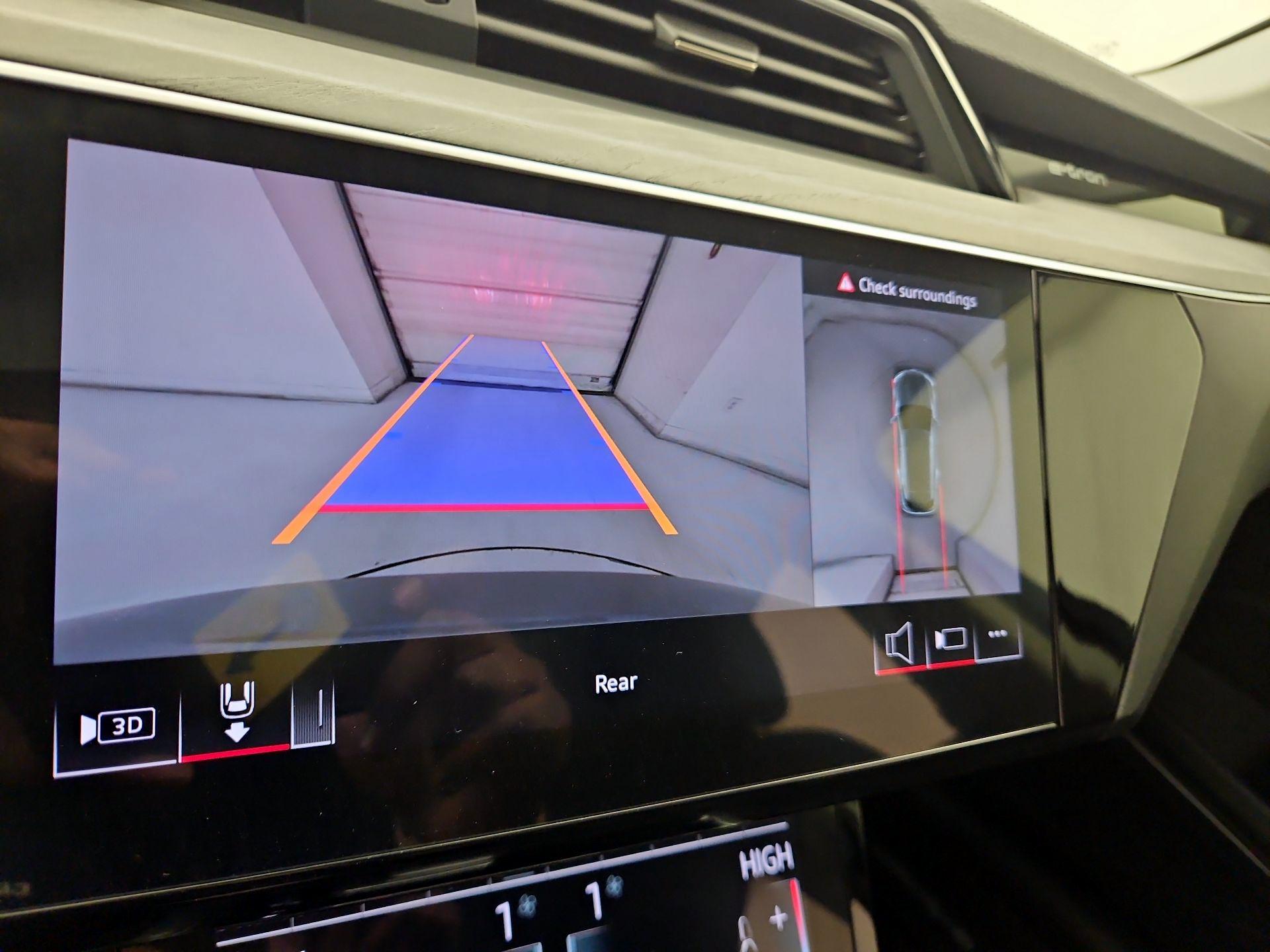 Thumbnail: 2024 Audi Q8 e-tron - 15