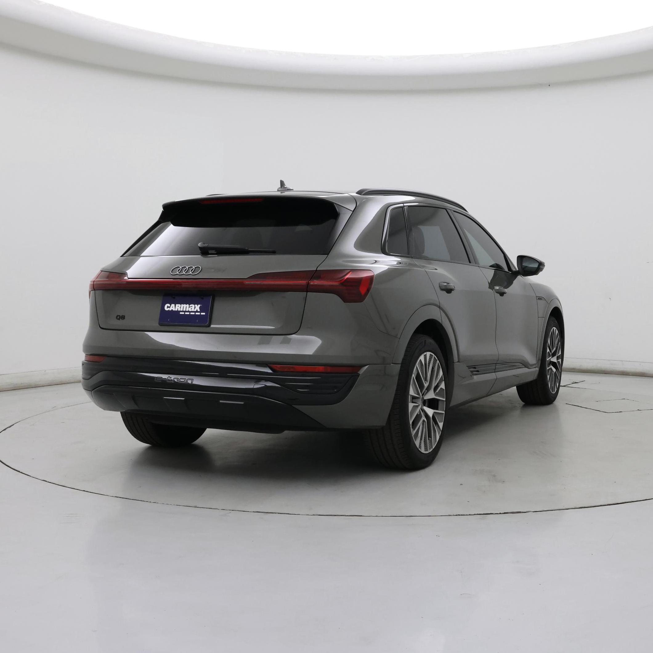 Thumbnail: 2024 Audi Q8 e-tron - 8