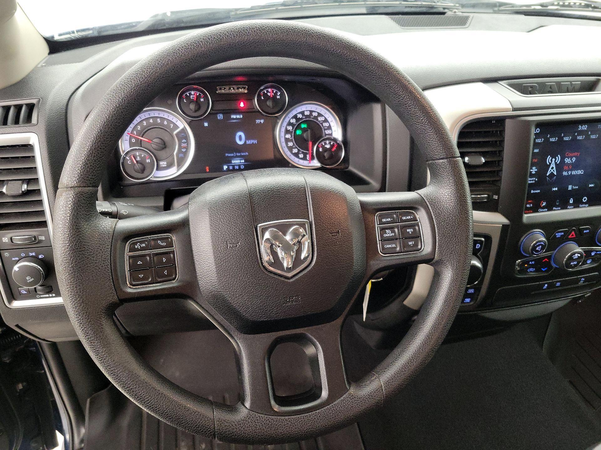 Thumbnail: 2020 RAM 1500 Classic - 10