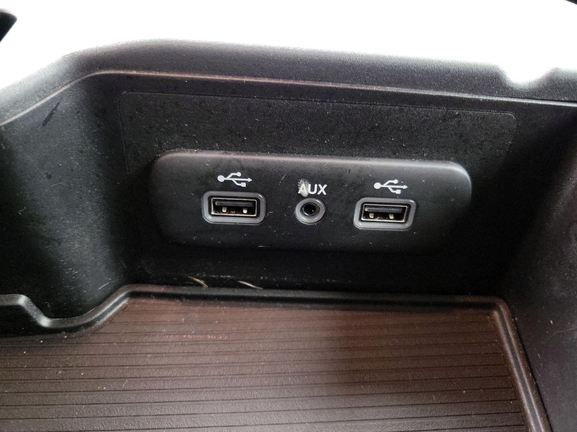 Thumbnail: 2020 RAM 1500 Classic - 18