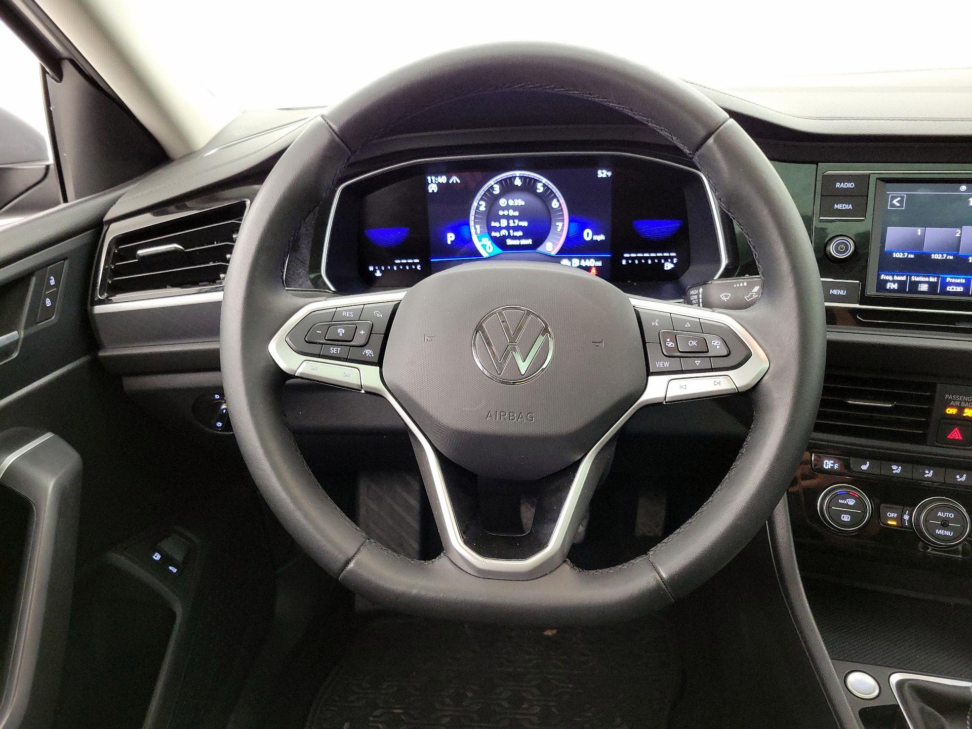 Thumbnail: 2024 Volkswagen Jetta - 10