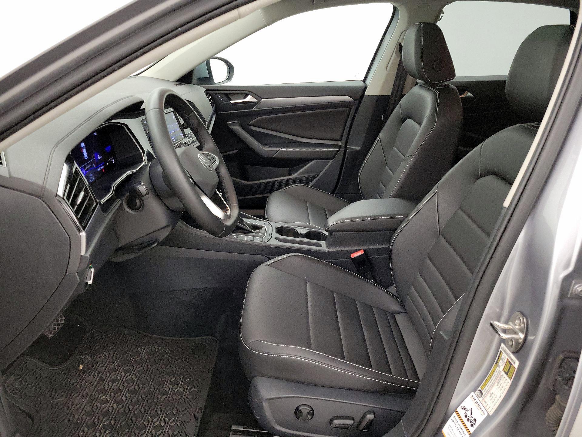 Thumbnail: 2024 Volkswagen Jetta - 11