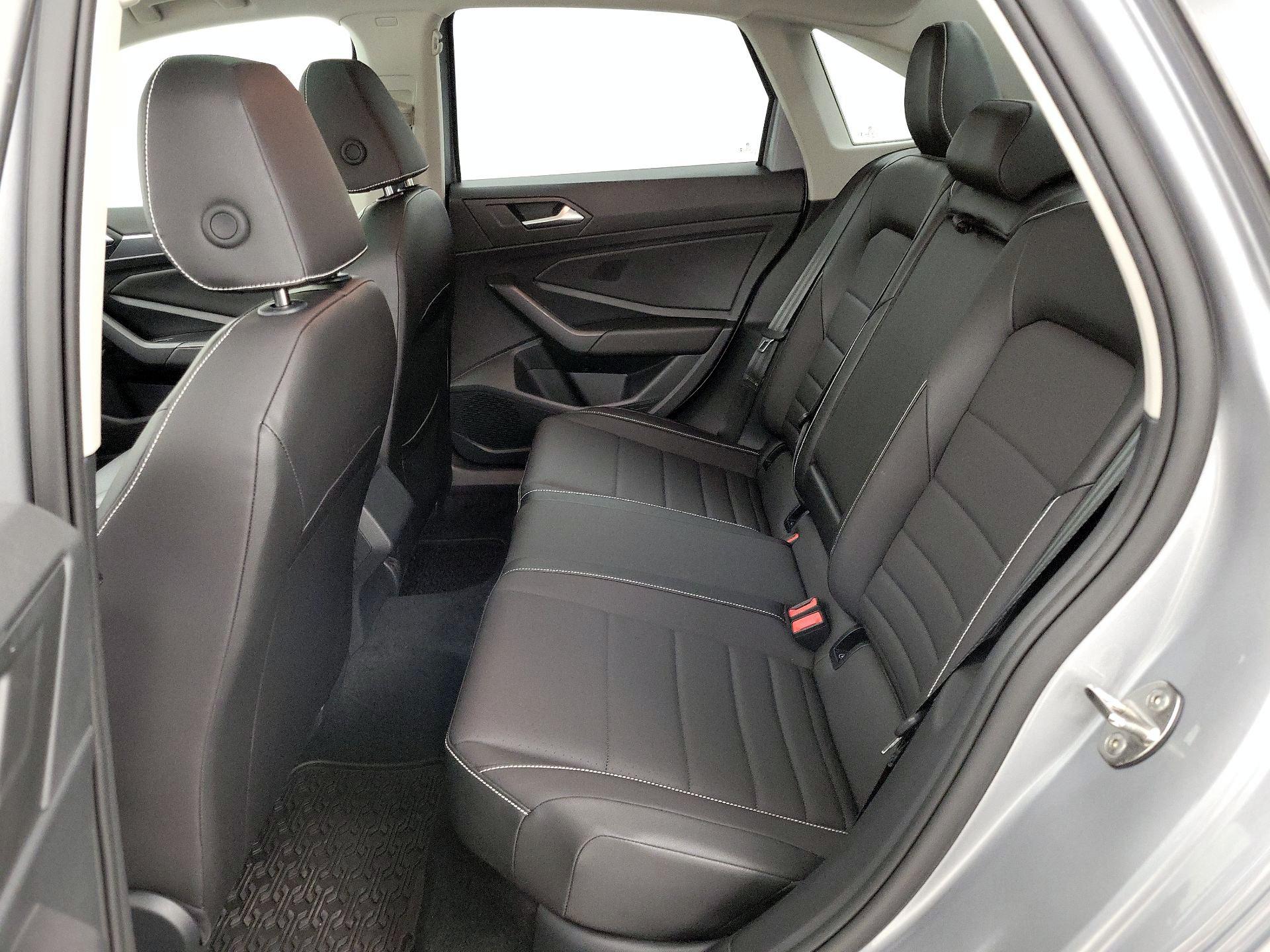 Thumbnail: 2024 Volkswagen Jetta - 20